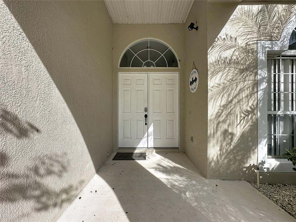 Photo of 2216 Mallory Cir, Haines City, FL 33844 (MLS # S5155413)