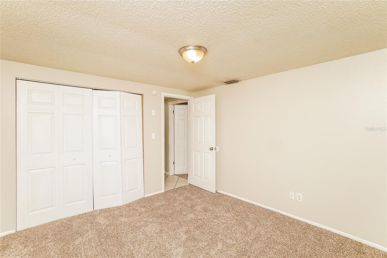 RIDGE CREST GARDENS ADD 03 - Residential Lease