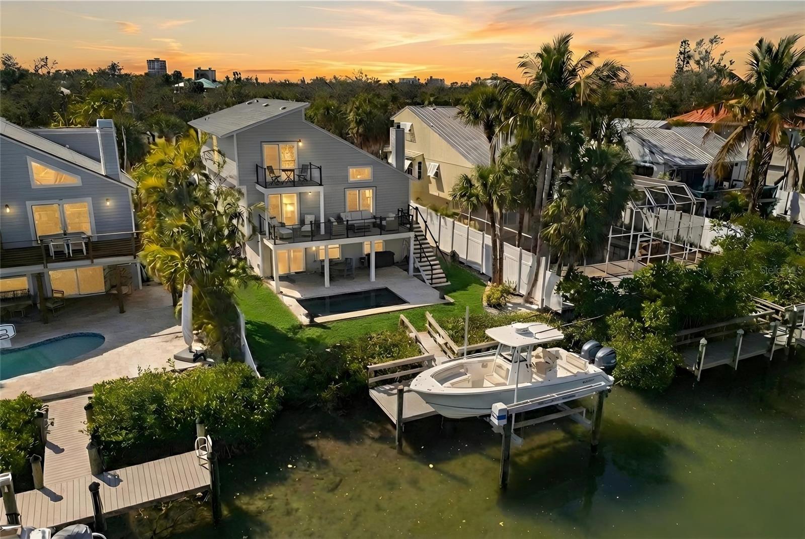 SIESTA BEACH - Residential