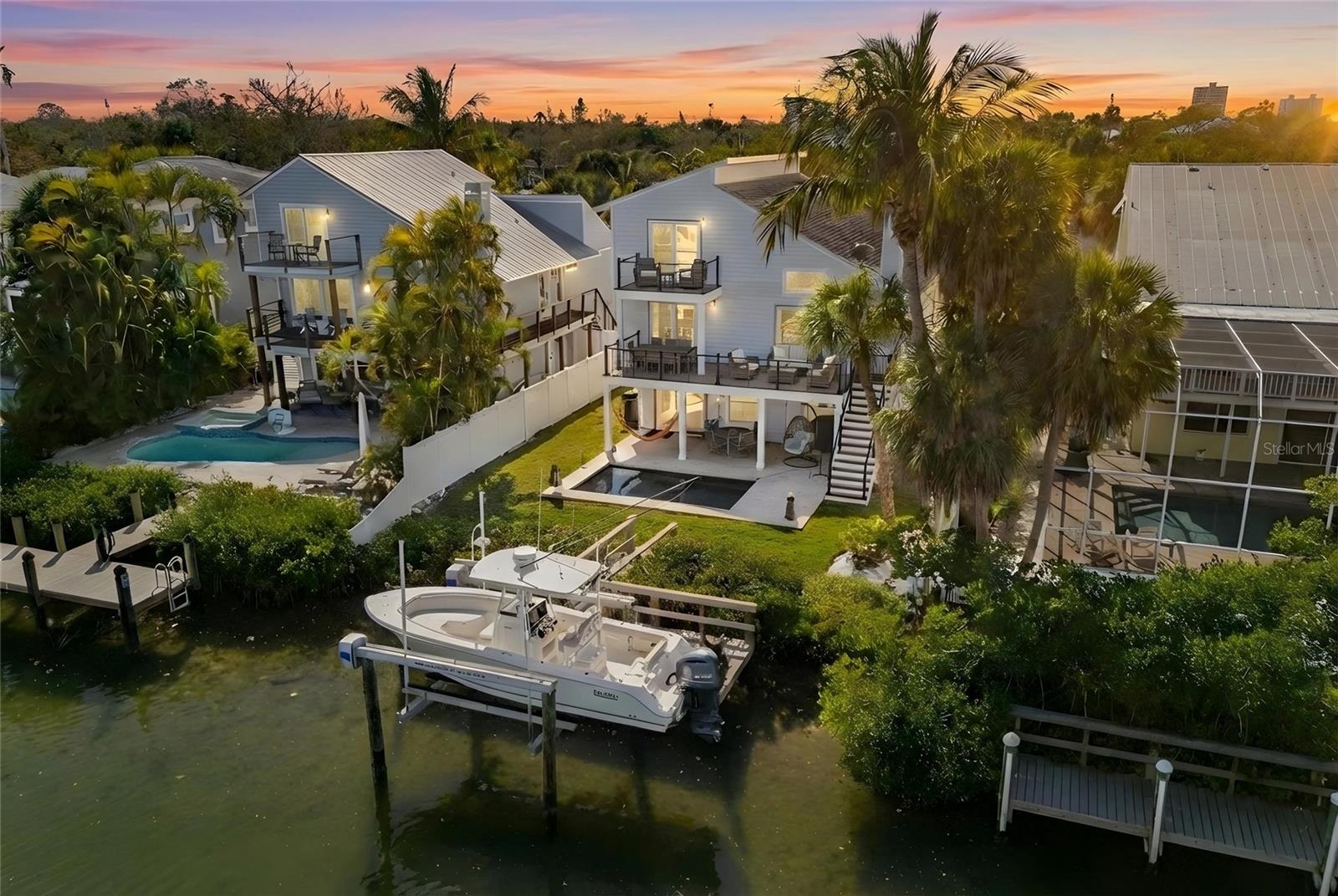 SIESTA BEACH - Residential