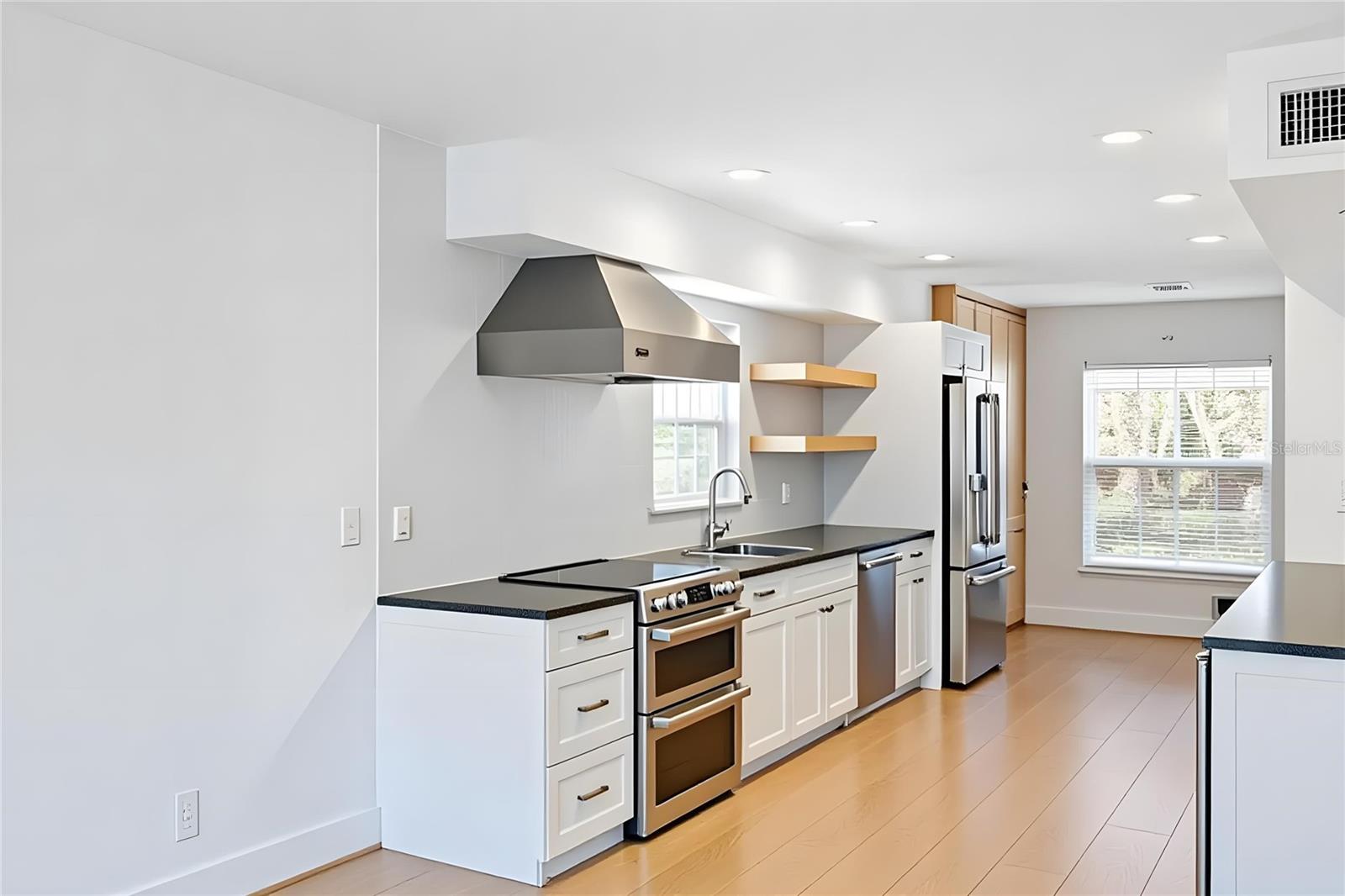 SIESTA BEACH - Residential