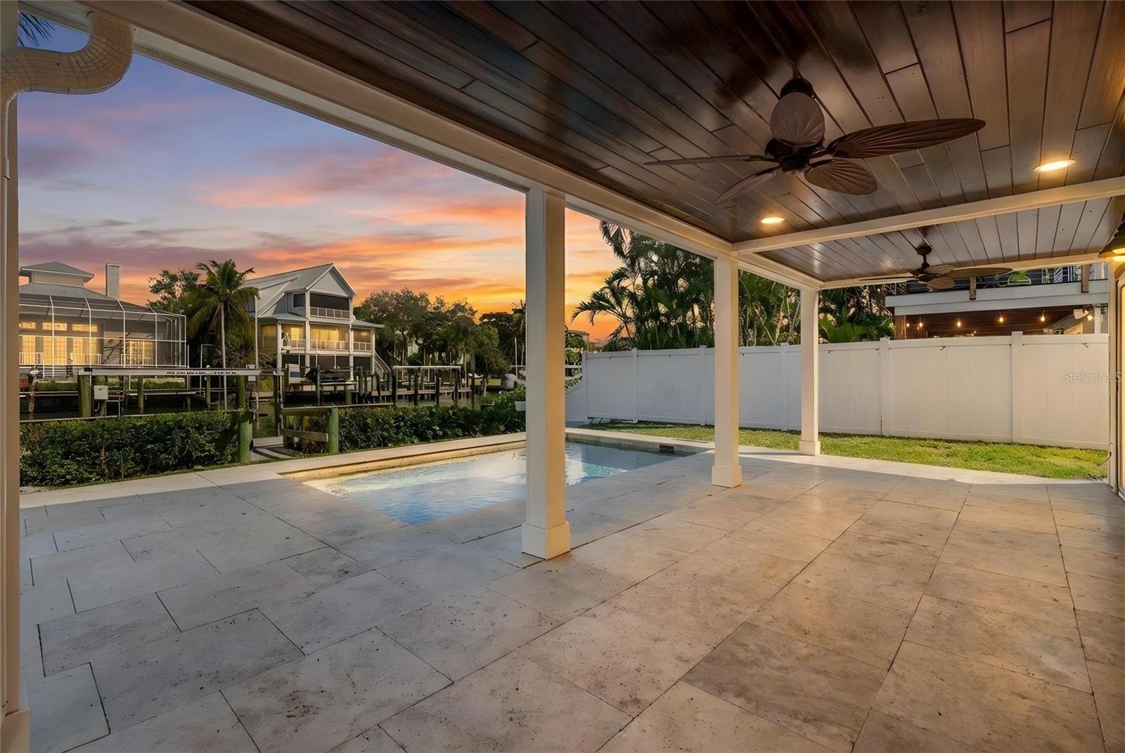 SIESTA BEACH - Residential