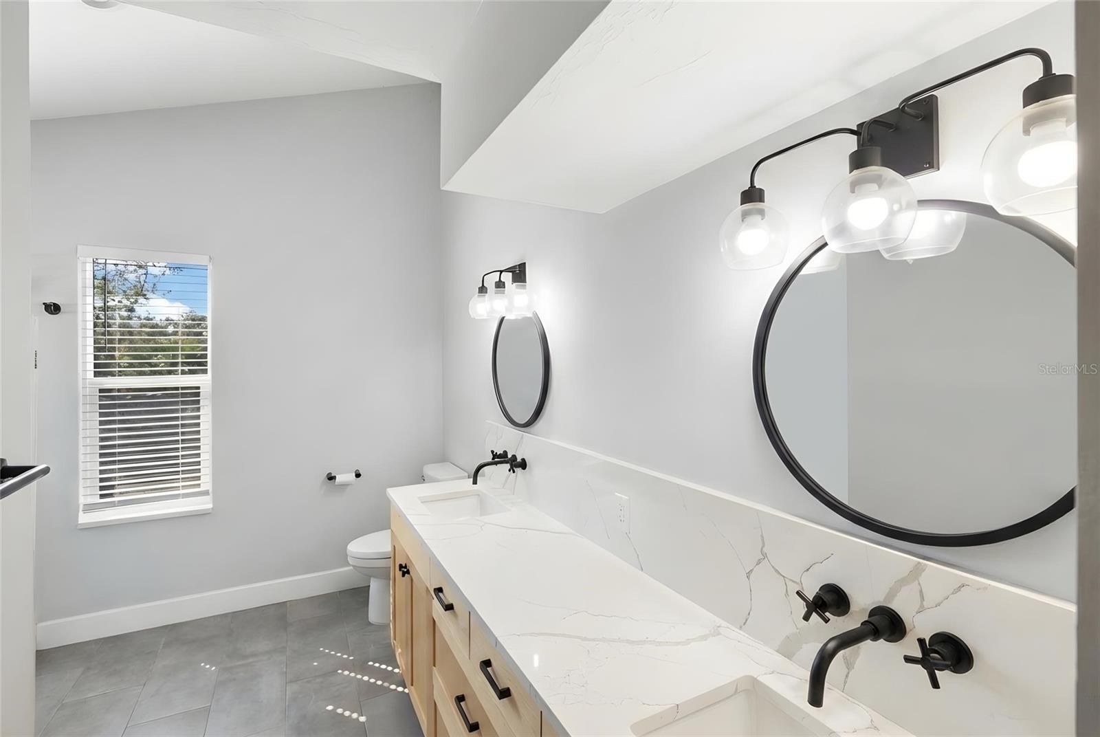 SIESTA BEACH - Residential