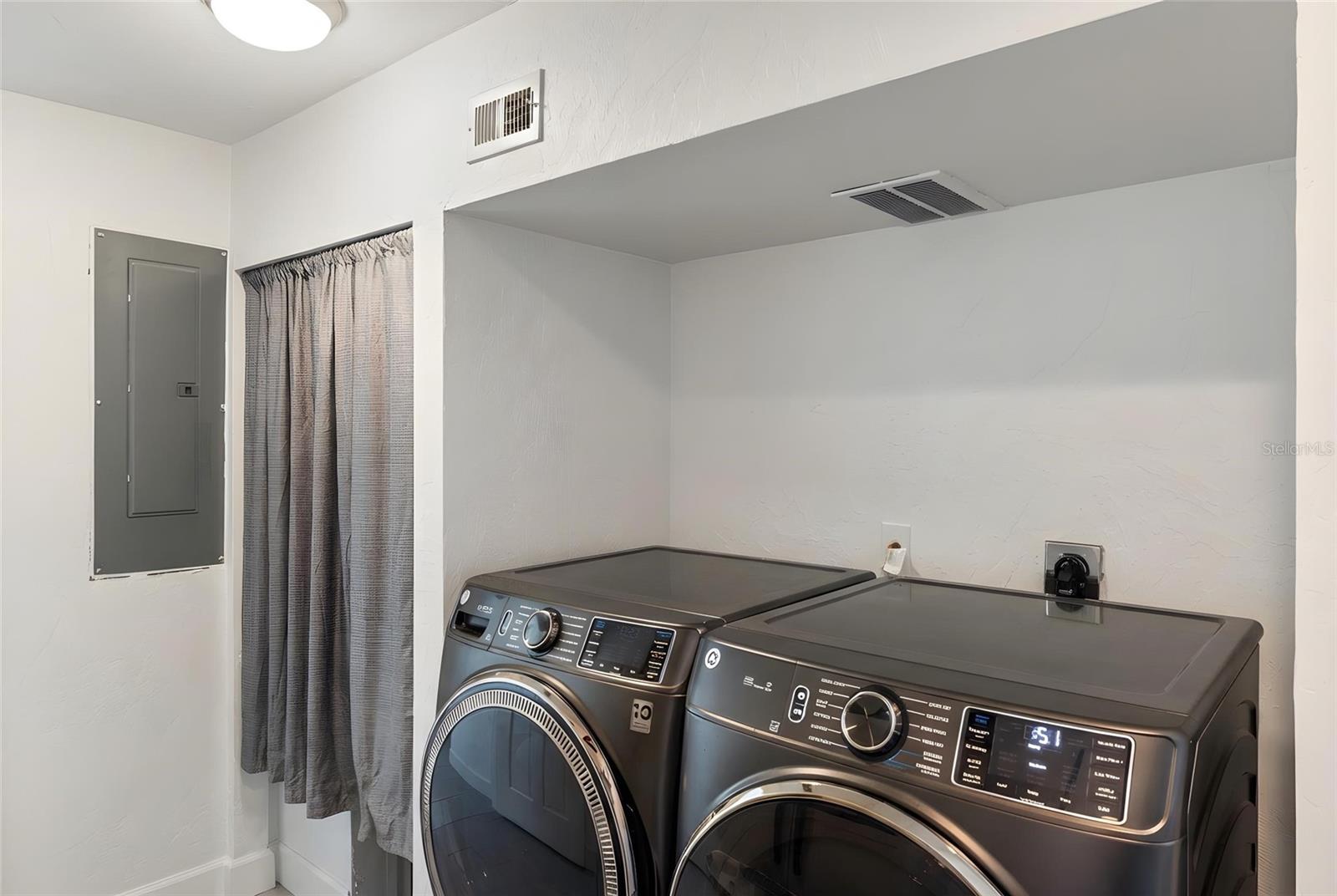 SIESTA BEACH - Residential