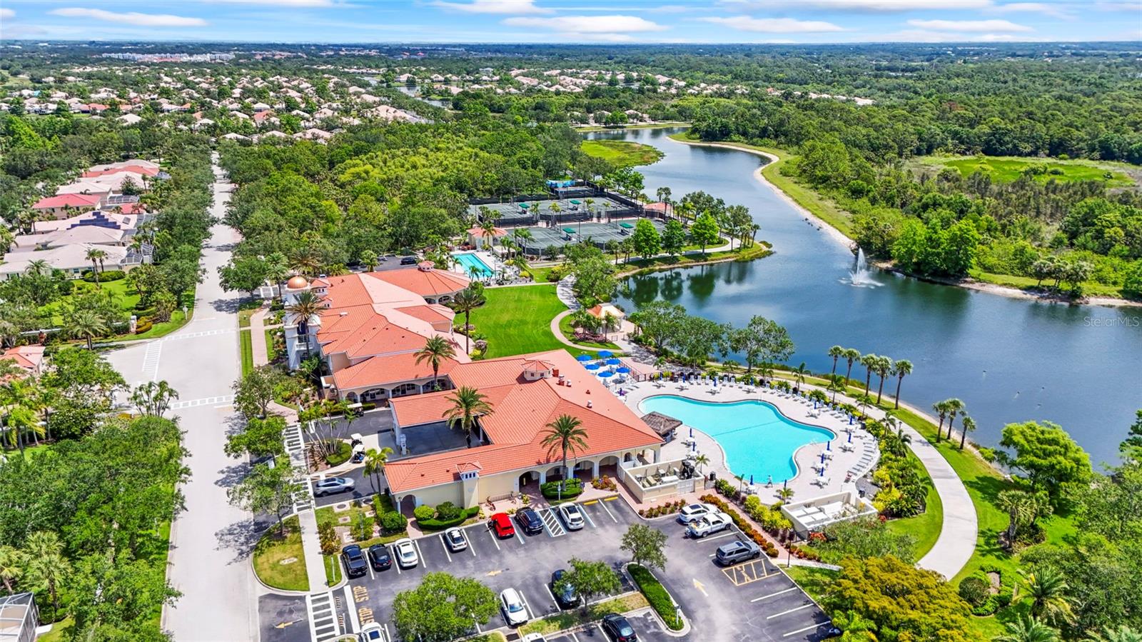 VILLAGEWALK - Residential Lease