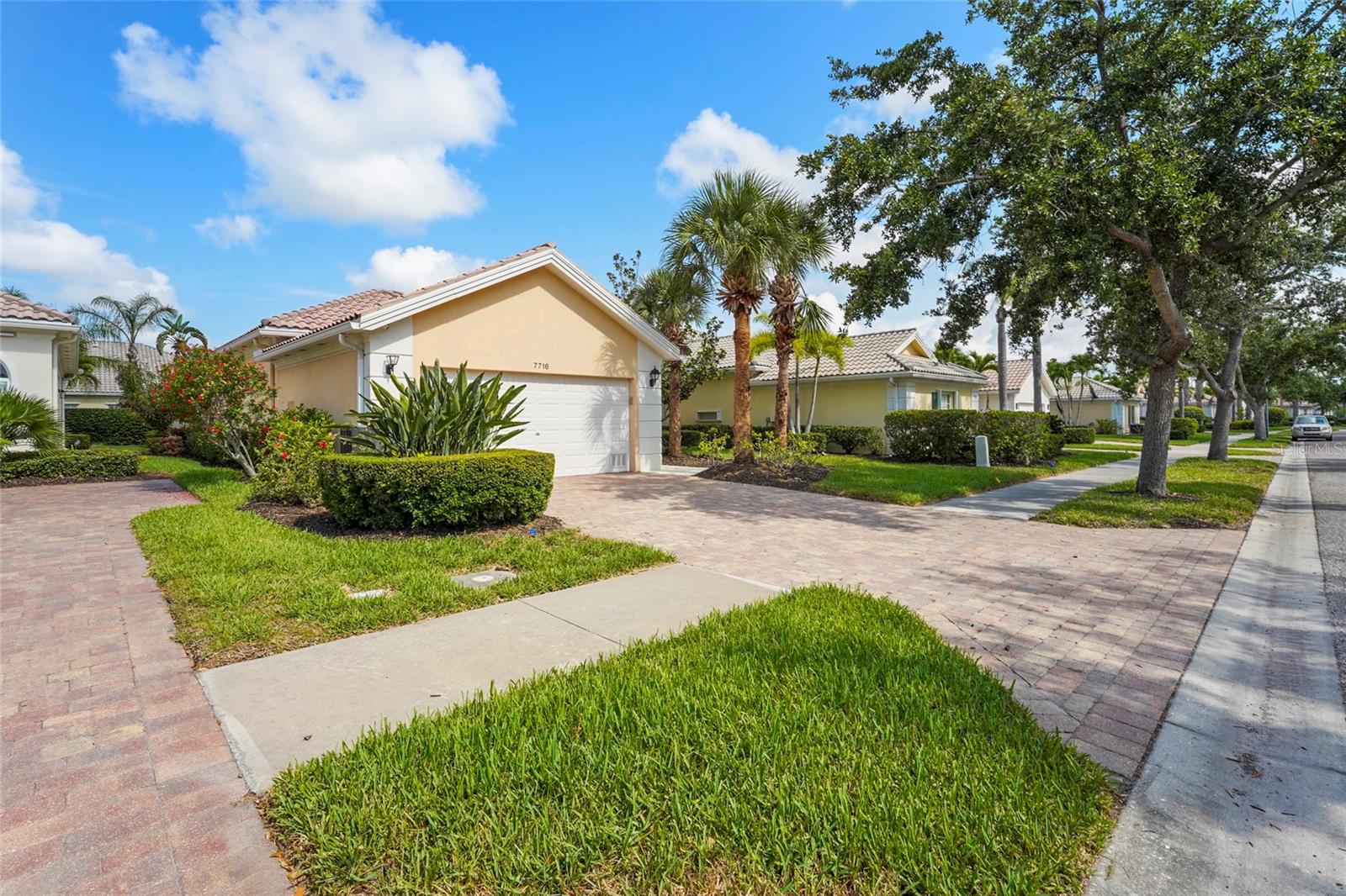 VILLAGEWALK - Residential Lease