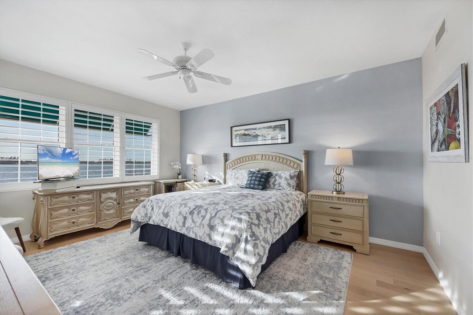 HIDDEN BAY - Residential