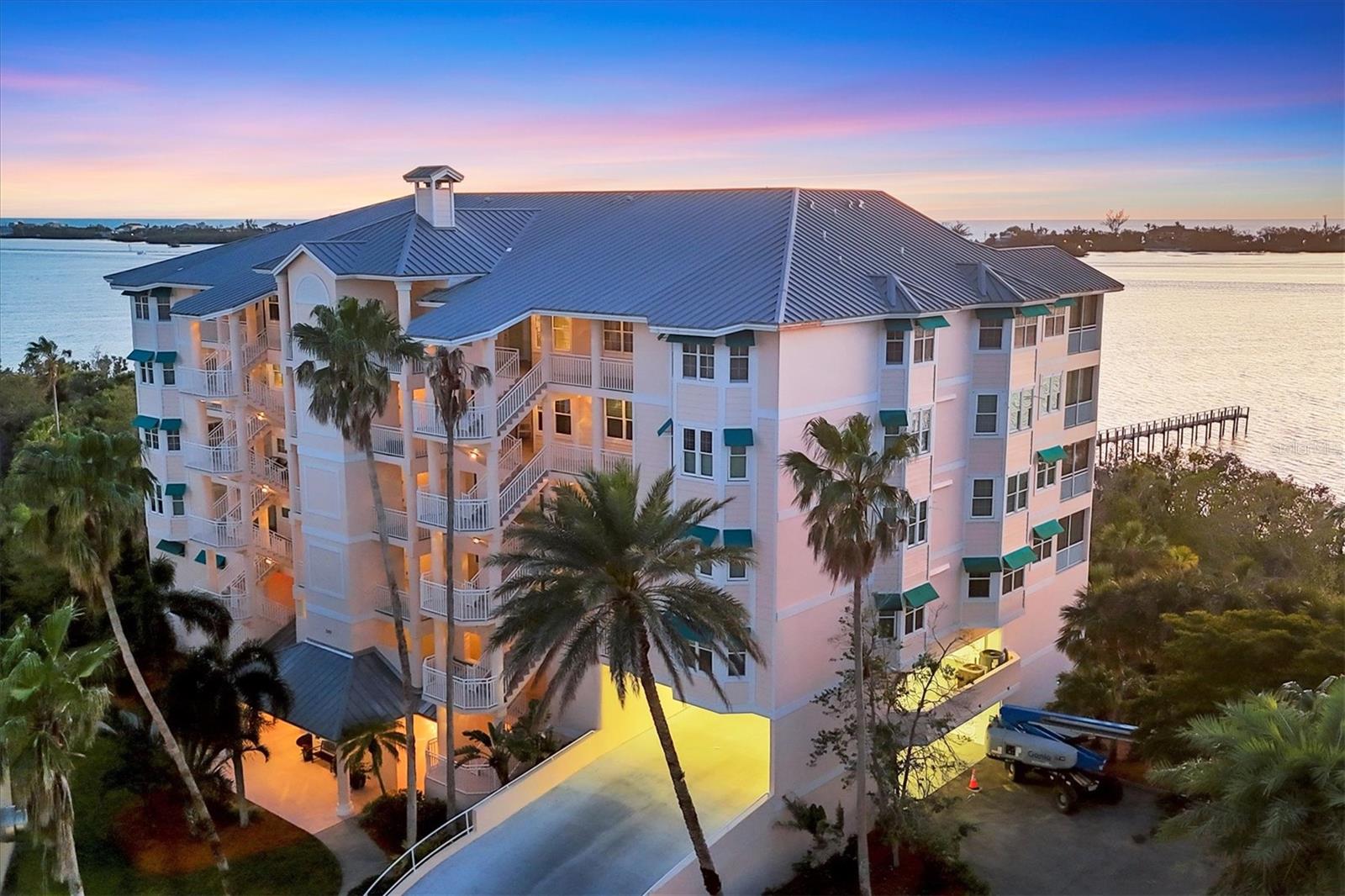 HIDDEN BAY - Residential