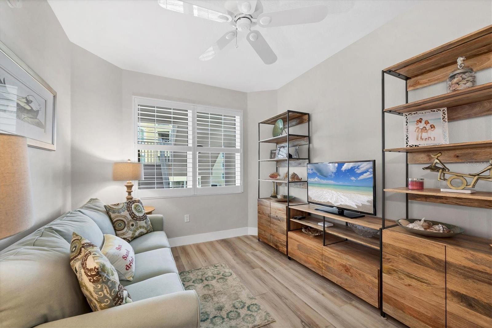 HIDDEN BAY - Residential