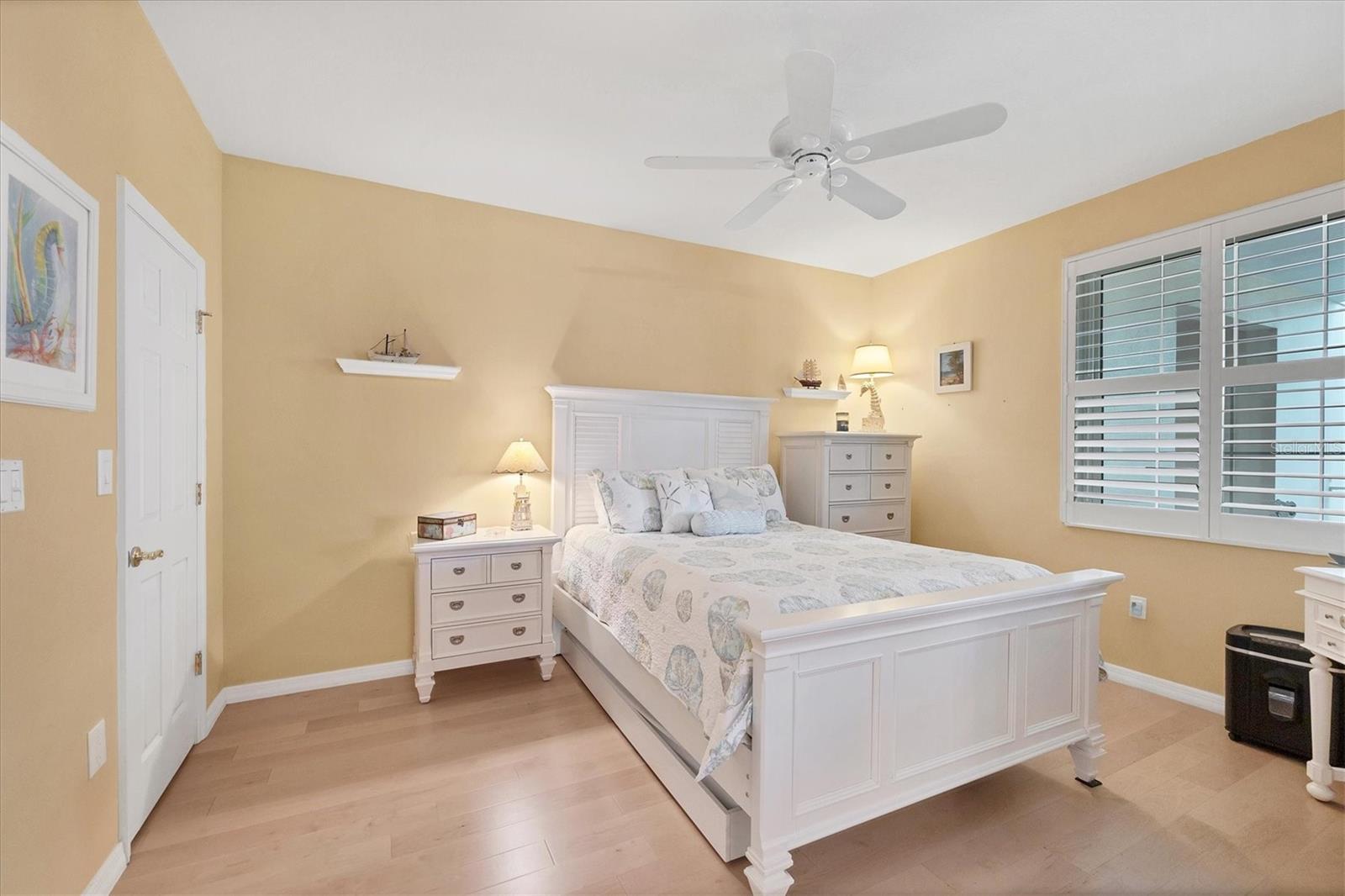 HIDDEN BAY - Residential