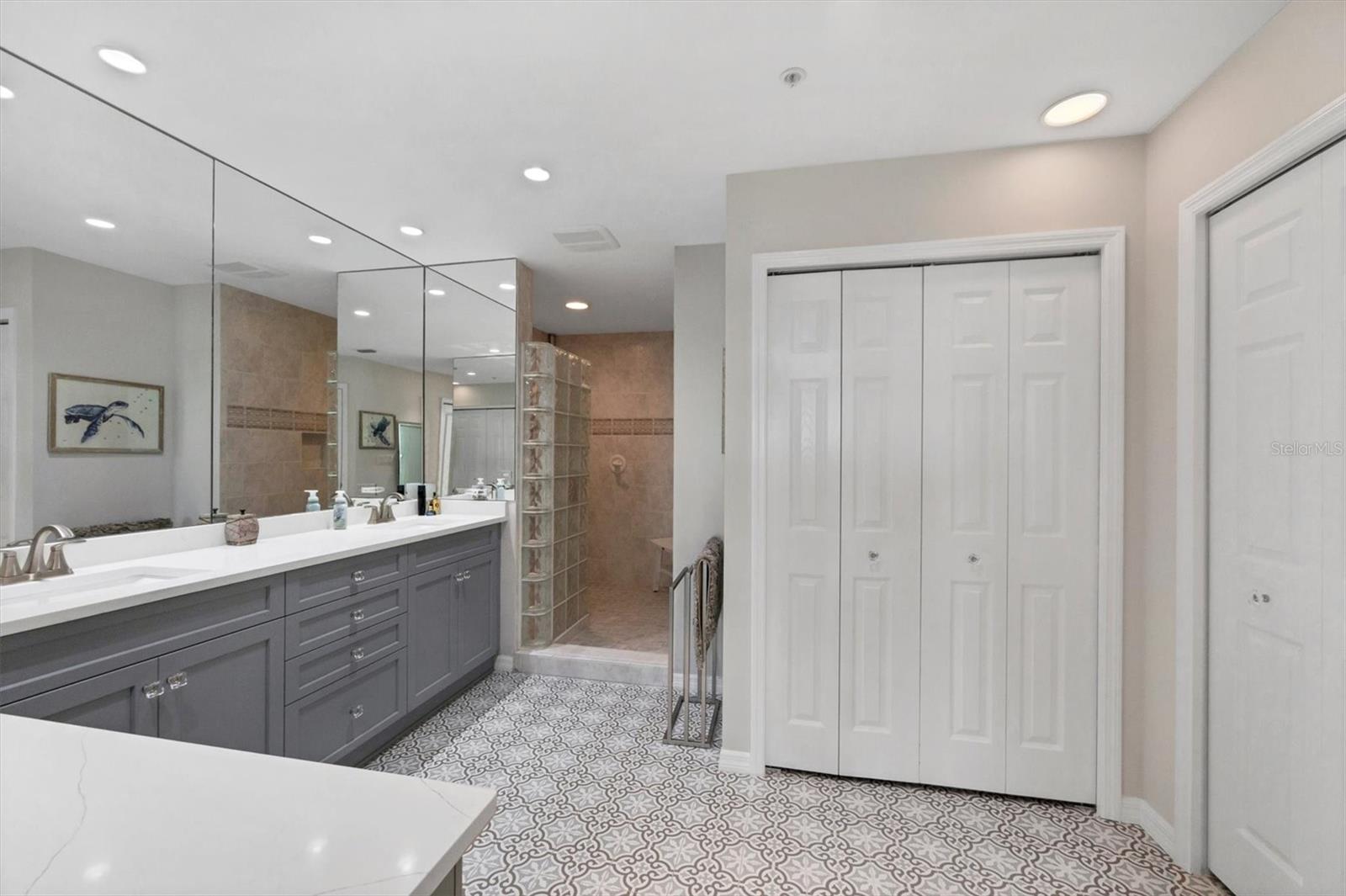 HIDDEN BAY - Residential