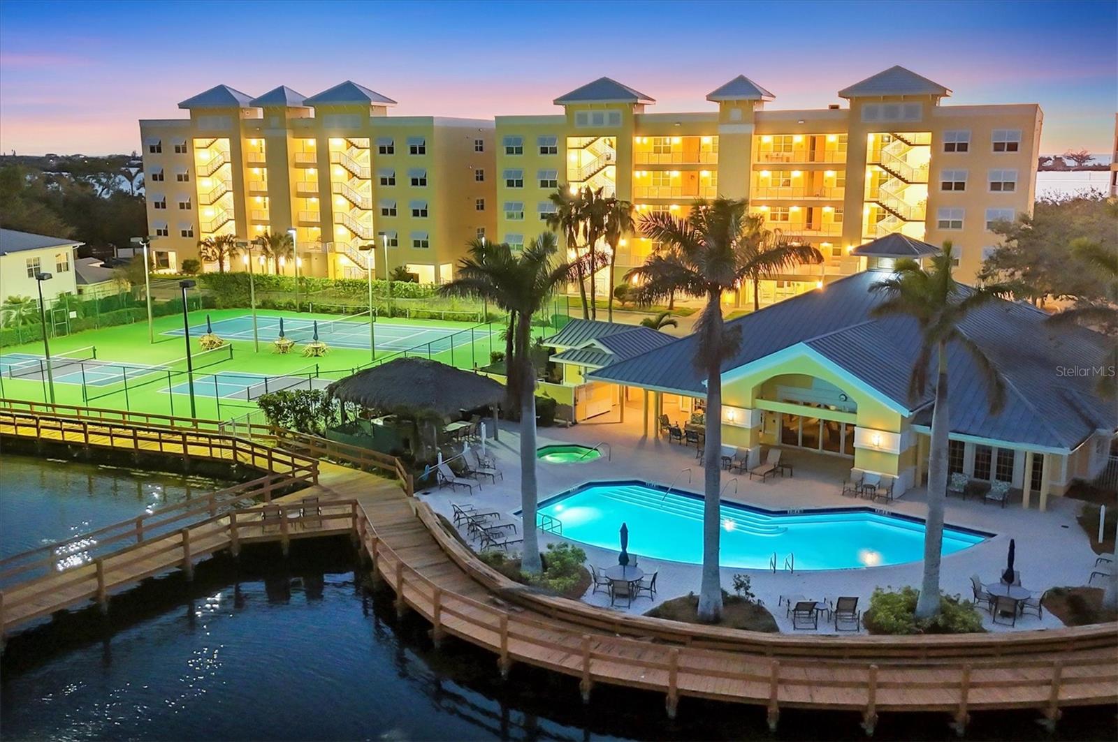 HIDDEN BAY - Residential