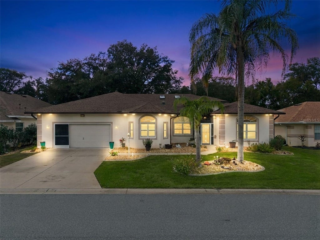 Photo of 21113 Edinborough Place, Leesburg, FL 34748 (MLS # G5119128)