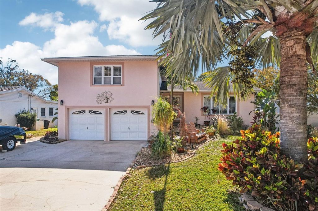 Photo of 13476 Binglewood Avenue, Seminole, FL 33776 (MLS # TB8467692)