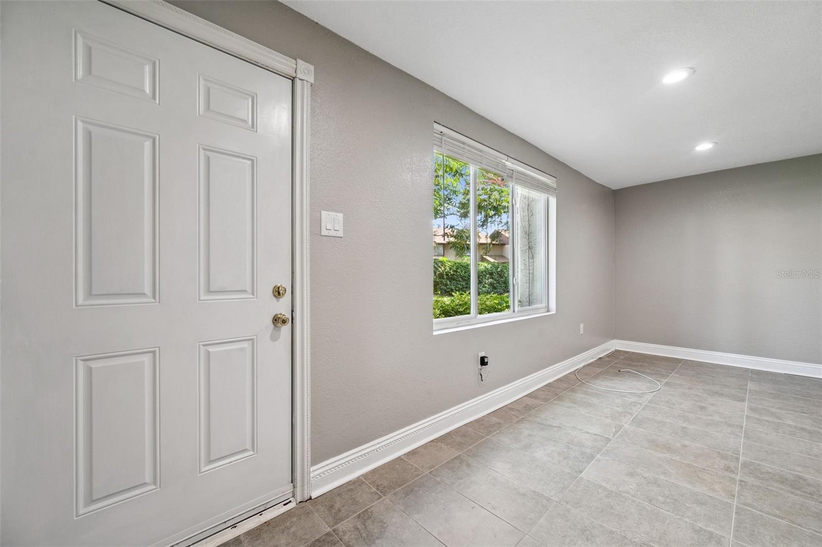 2944 PINE CONE CIRCLE