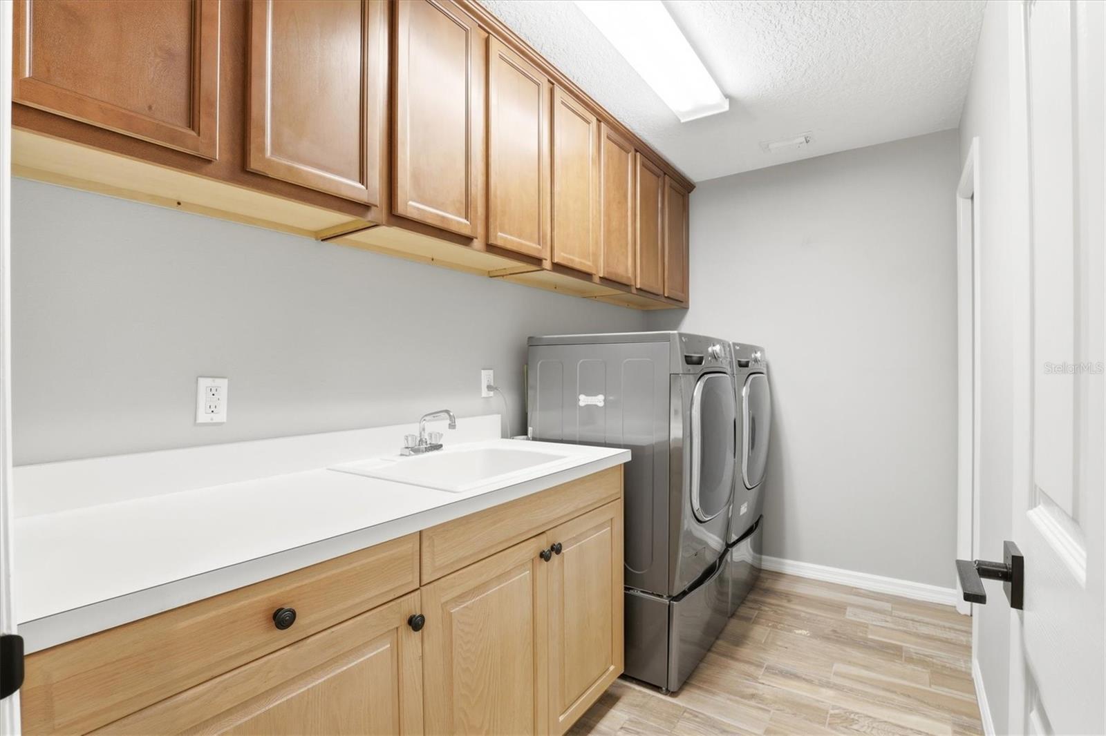 PINNACLE AT COBBS LANDING - Residential