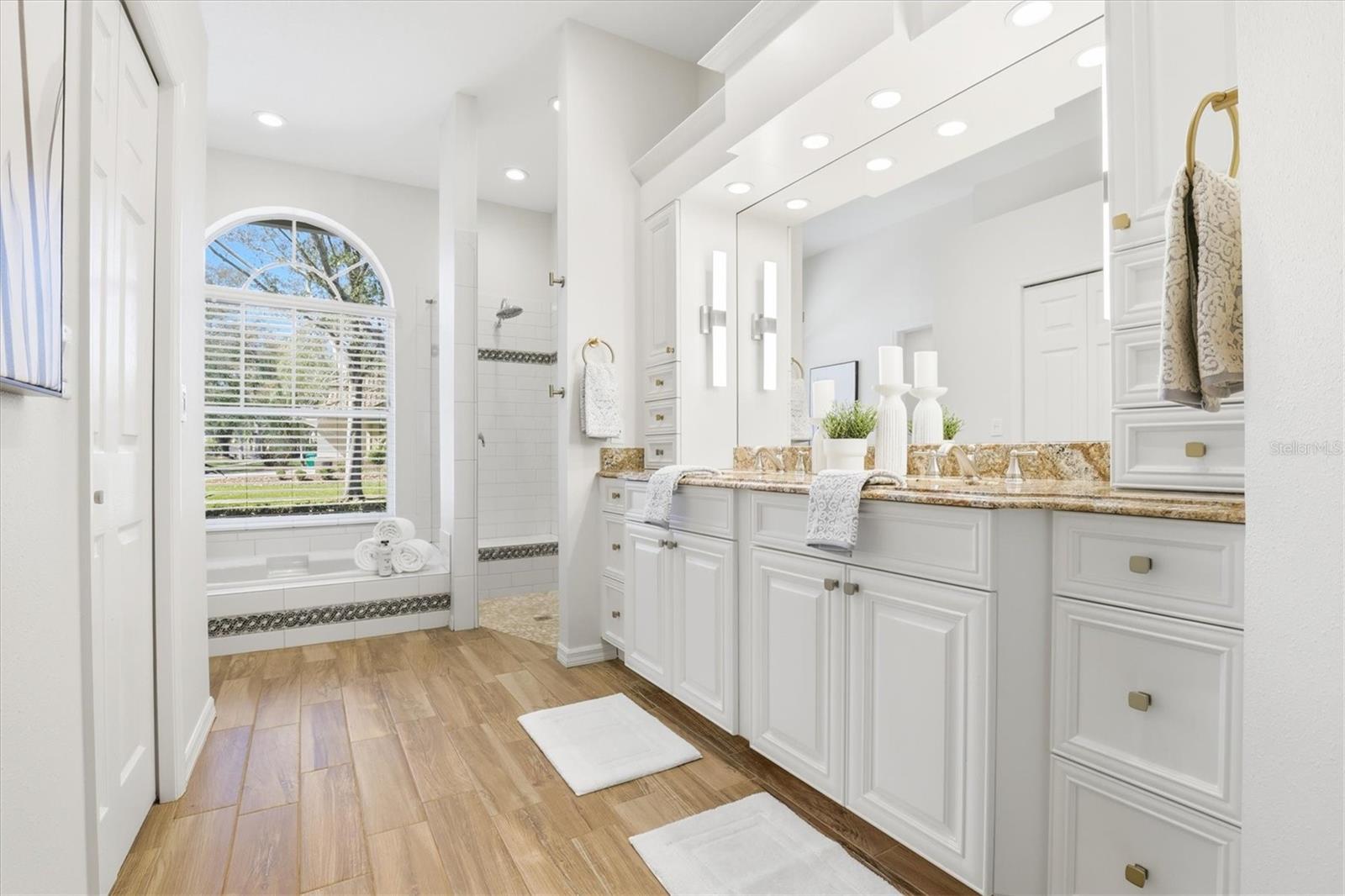 PINNACLE AT COBBS LANDING - Residential