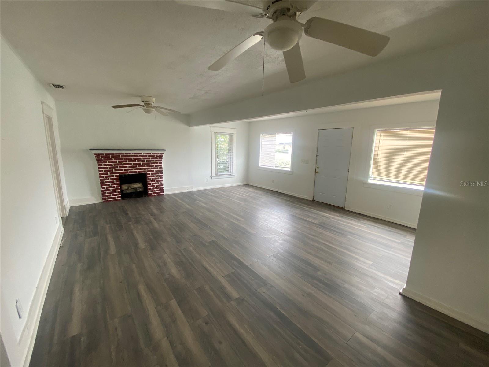 342 E TILLMAN AVENUE