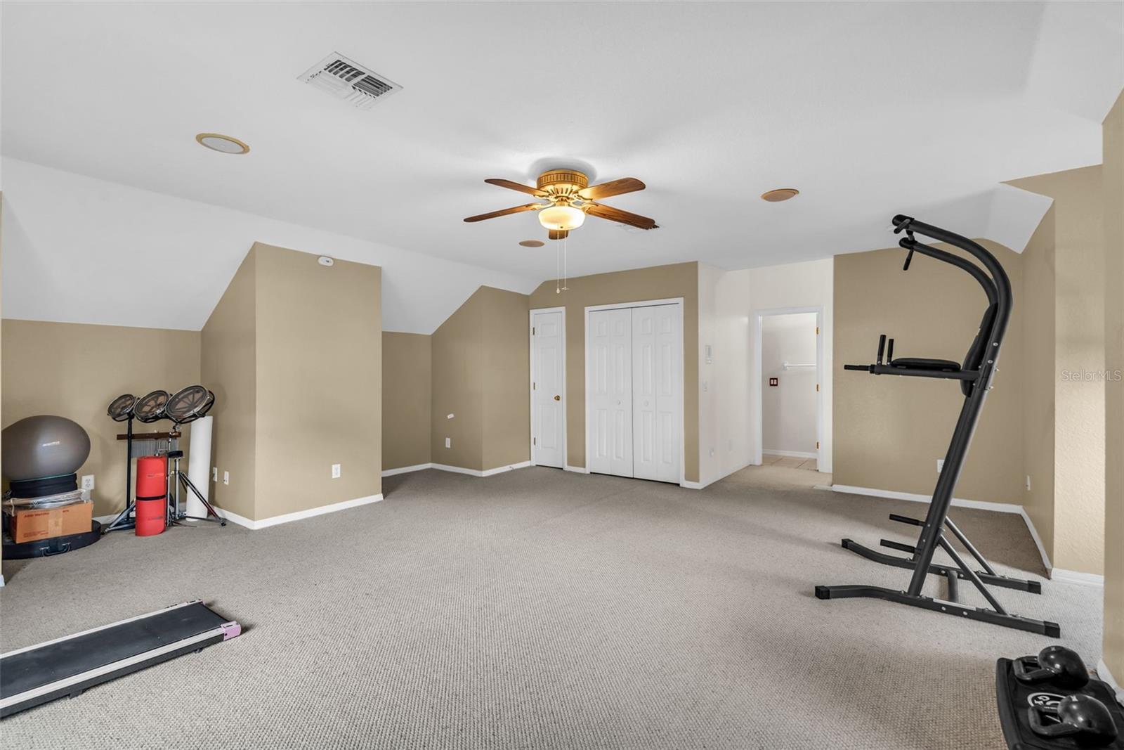 REGAL BAY - Residential