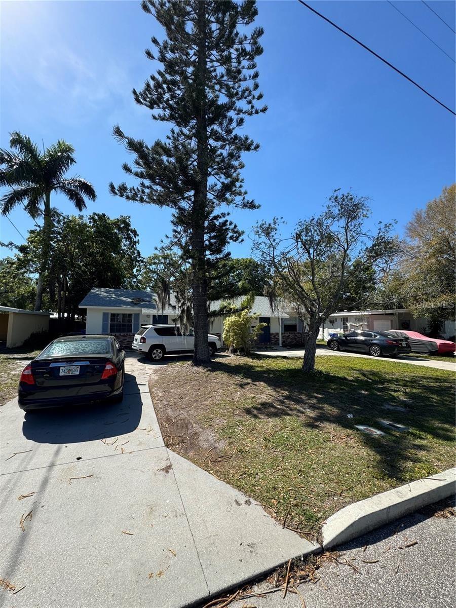2001 14TH AVENUE W