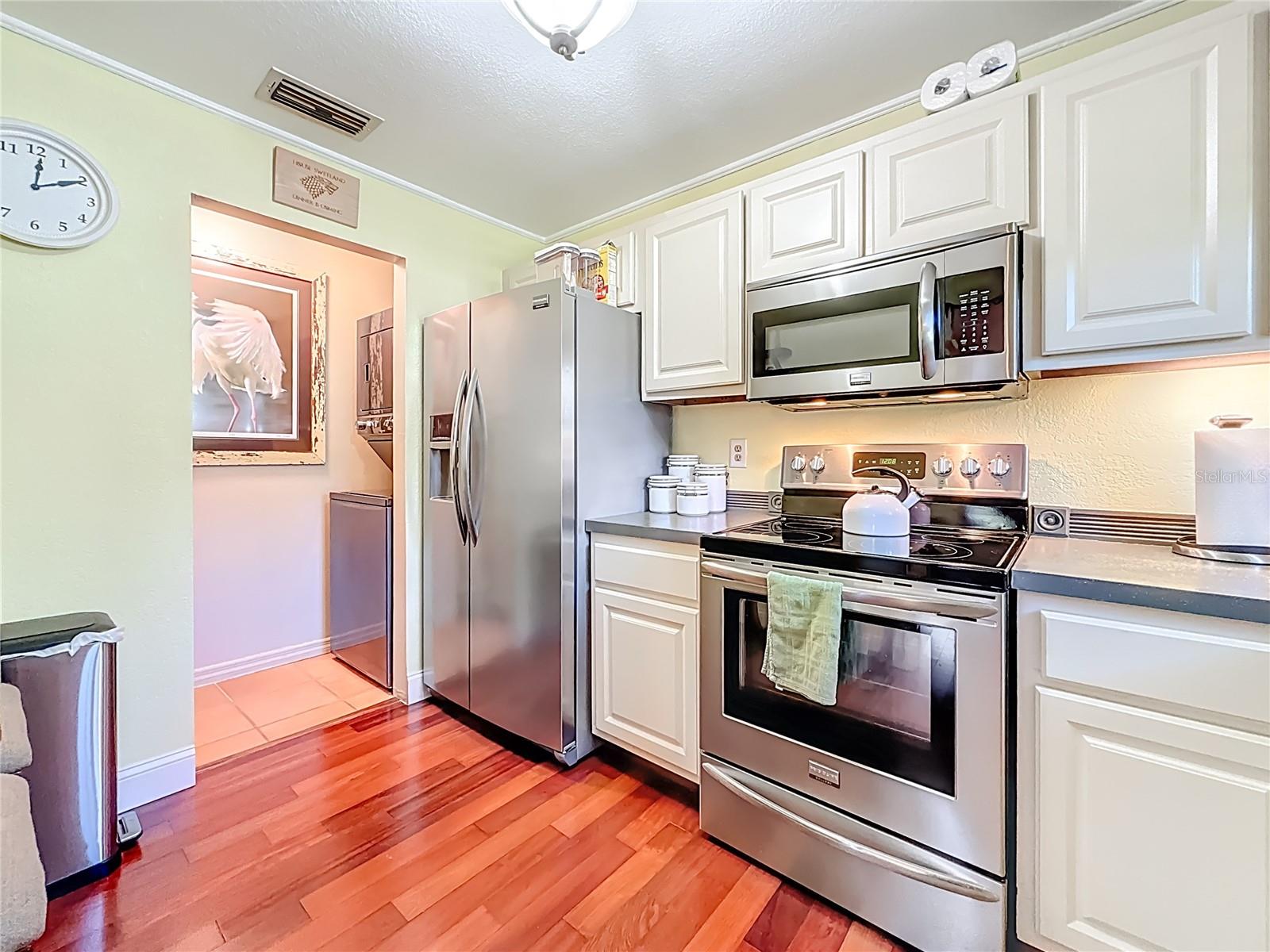 EASTWOOD SHORES 3 - Residential