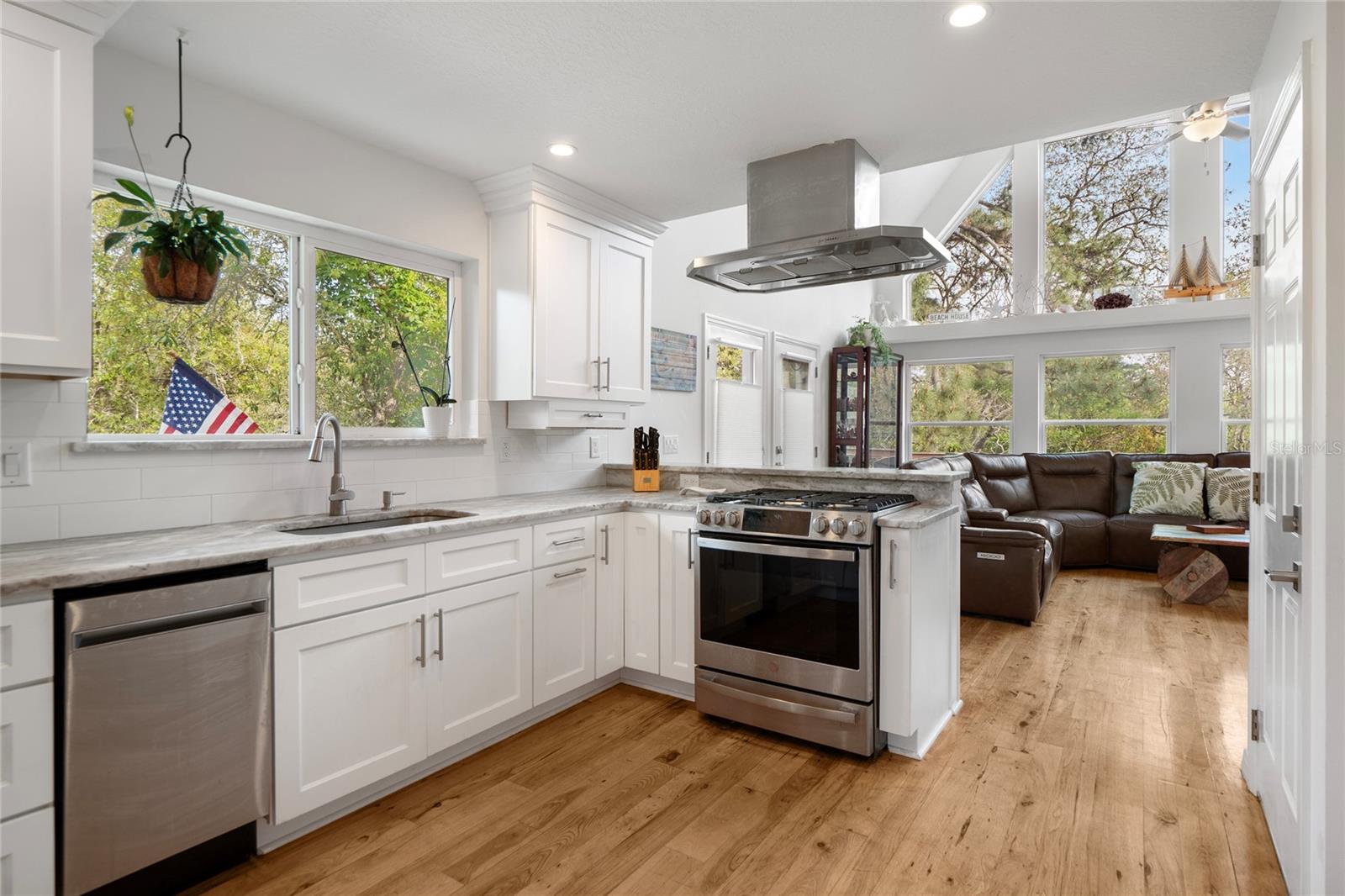 MAGNOLIA MANOR UN 2 - Residential