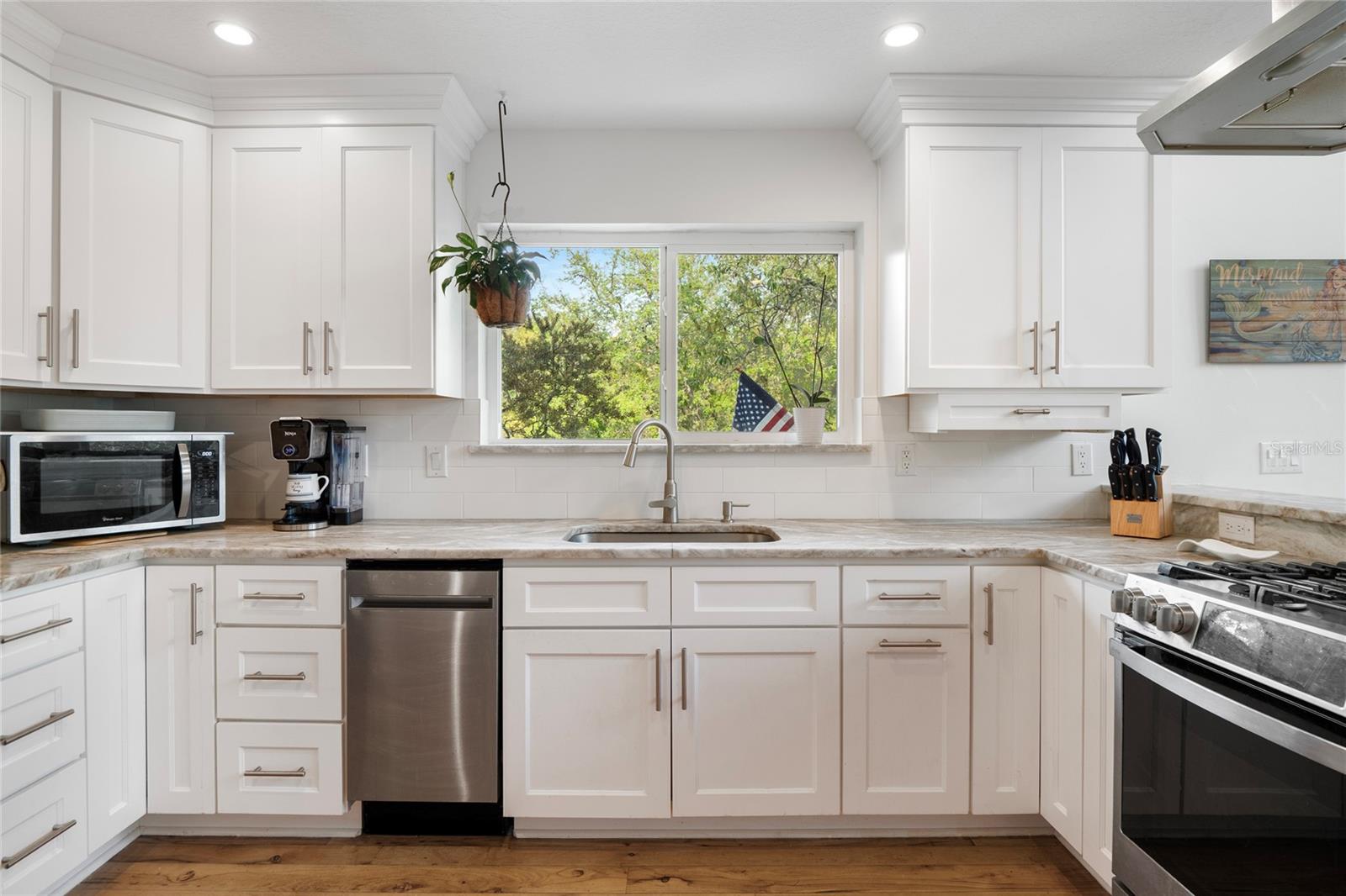 MAGNOLIA MANOR UN 2 - Residential