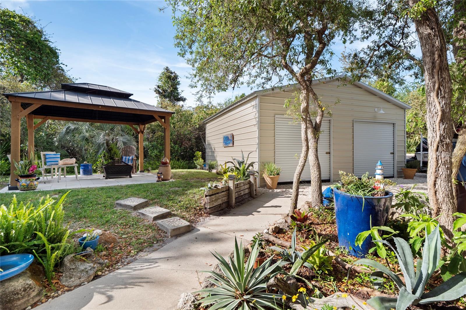 MAGNOLIA MANOR UN 2 - Residential