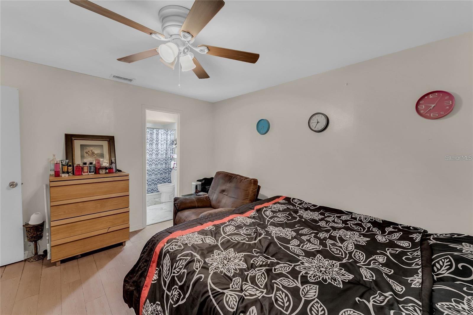 NORTH LAWNE VILLAS - Residential Lease