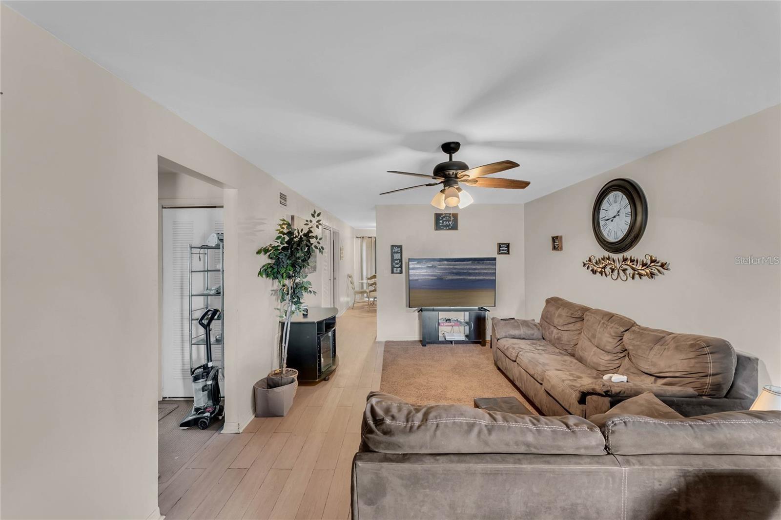 NORTH LAWNE VILLAS - Residential Lease