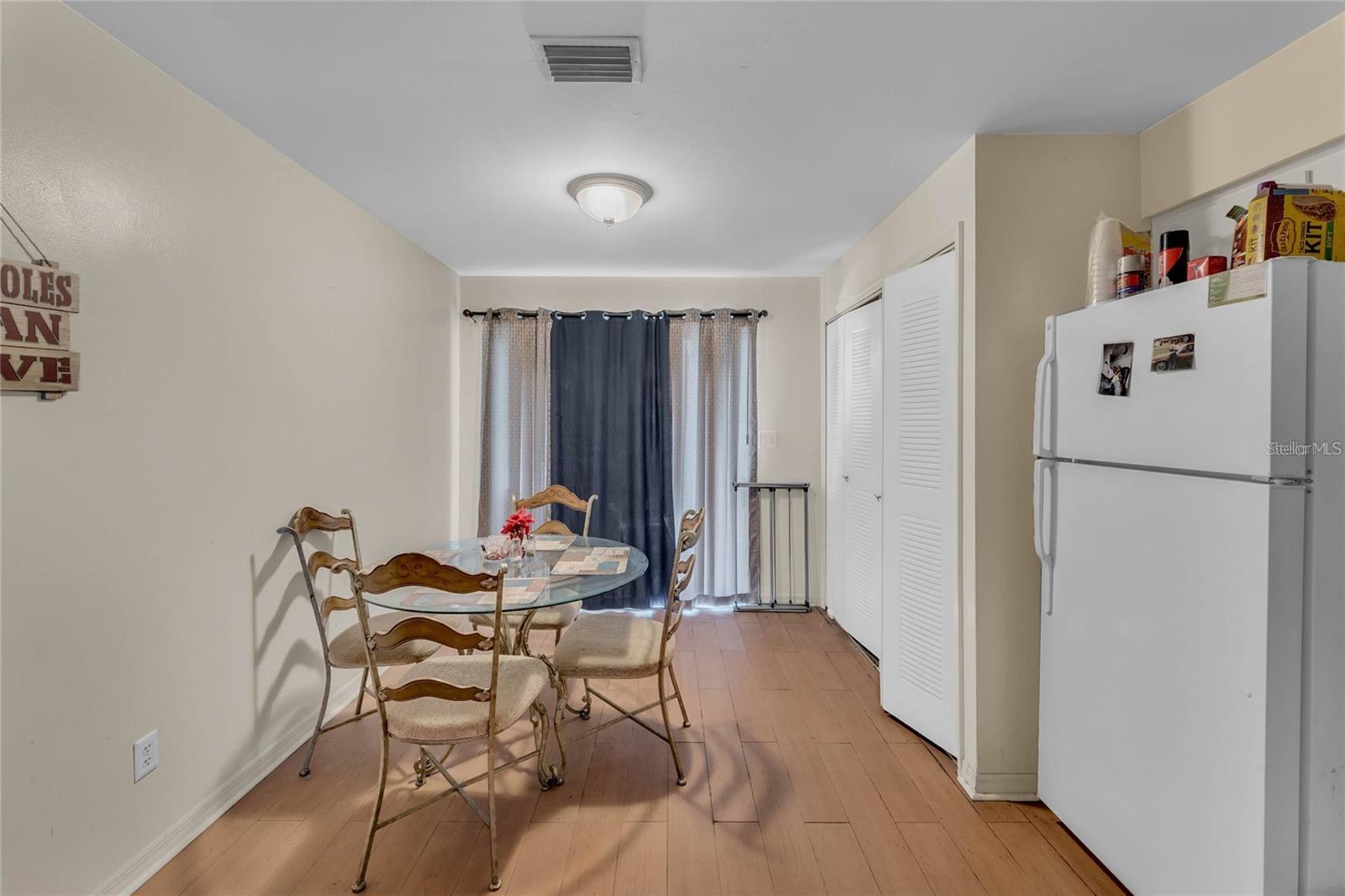 NORTH LAWNE VILLAS - Residential Lease