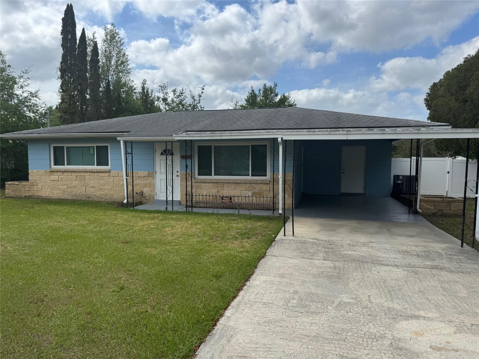 **BEAUTIFUL 2 BEDROOM 1.5 BATHROOM HOME ON .24 ACRE LOT LOCATED IN GROWING SUBDIVISION OF RAINBOW LAKES
ESTATES **NO HOA!!**- THIS HOME HAS NEW BATHROOM, NEW FLOORING, NEW WINDOWS AND NEWER HVAC. ADDITIONAL ROOM ADDED IN BACK COULD BE THIRD BEDROOM. THIS IS A GREAT STARTER HOME OR GREAT INVESTMENT PROPERTY FOR RENTAL INCOME. CONVENIENTLY LOCATED NEAR DUNNELLON, OCALA AND CRYSTAL RIVER. PRIVATE BOAT RAMP AVAILABLE FOR RAINBOW LAKES ESTATES RESIDENTS FOR TIGER LAKE. MINUTES FROM THE CRYSTAL CLEAR RAINBOW RIVER AND STATE PARK OR ENJOY SOME OF THE BEST FISHING IN FLORIDA ON LAKE ROUSSEAU. NOT A WATER PERSON, THERE'S HIKING, BICYCLING AND HORSE BACK RIDING ON THE
WITHLACOOCHEE TRAIL OR GOETHE STATE FOREST. DESIRABLE QUIET COUNTRY SETTING CLOSE TO SHOPPING,
RESTAURANTS AND ENTERTAINMENT. **COME MAKE THIS YOUR DREAM HOME!!! **INVESTORS DON'T MISS THIS
OPPORTUNITY!!!