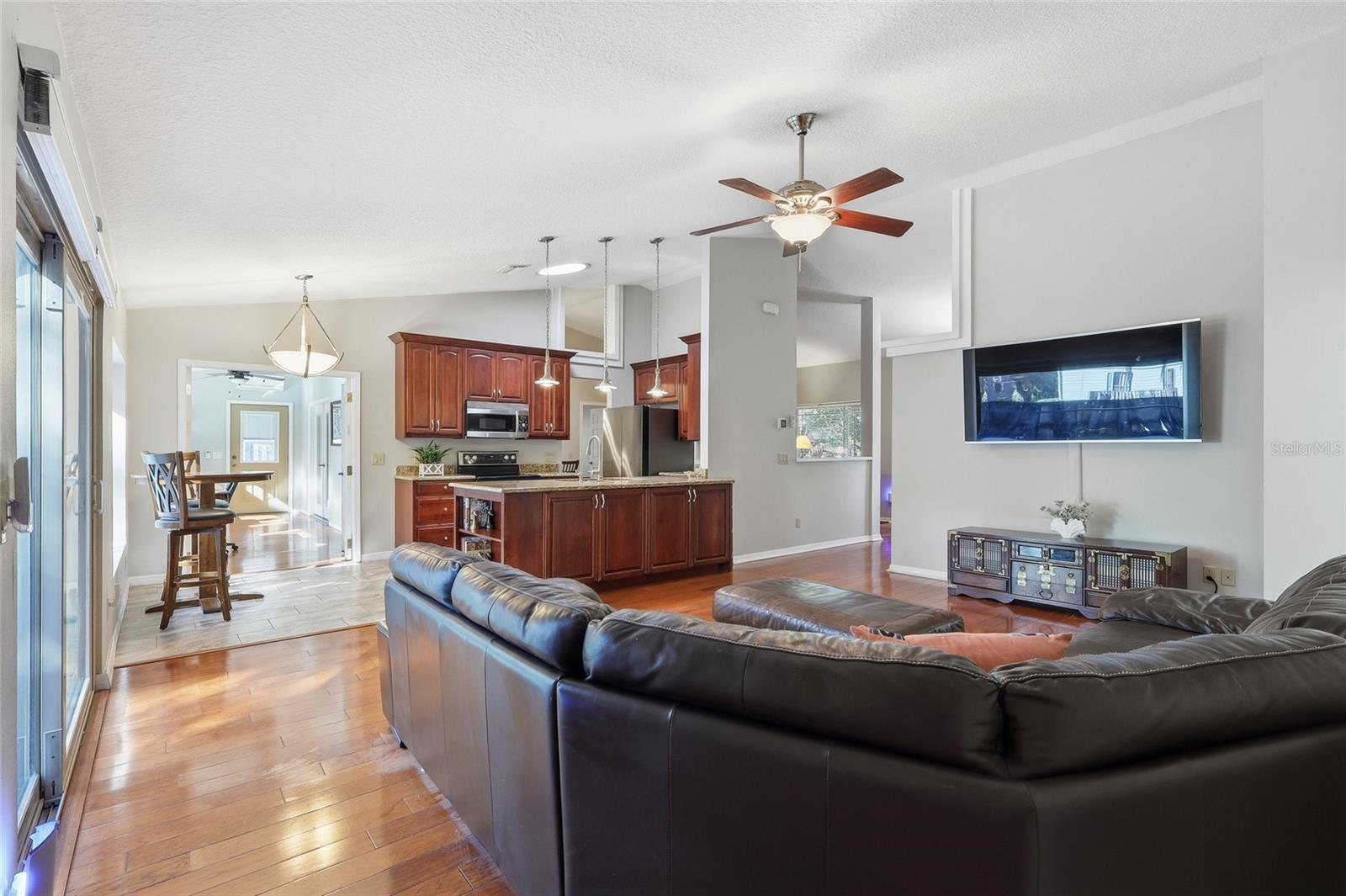 VILLAGE OF WOODLAND HILLS REP II - Residential