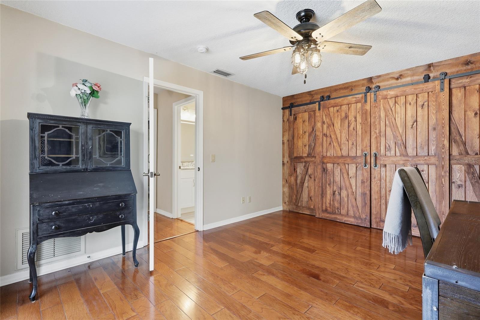 VILLAGE OF WOODLAND HILLS REP II - Residential