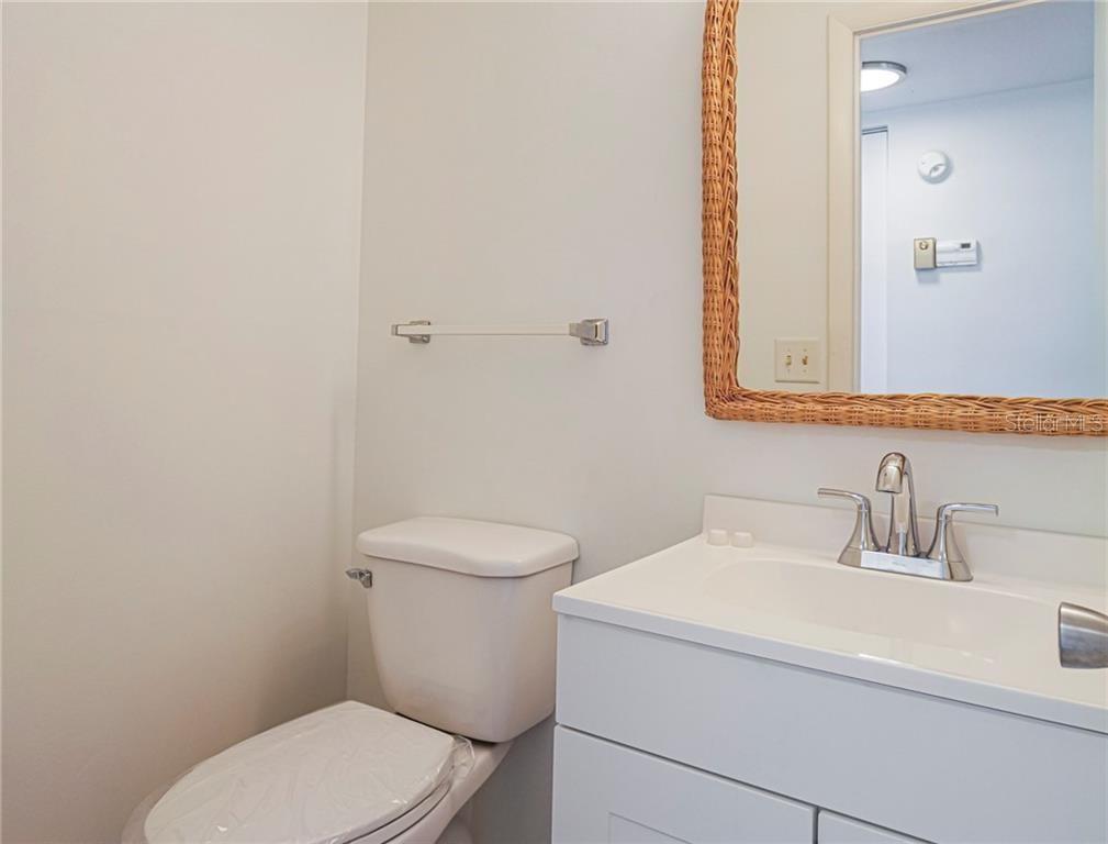 VISTA HARBOR BLDGS A-L & U BLDG L APT 2-L OR BK 3 - Residential