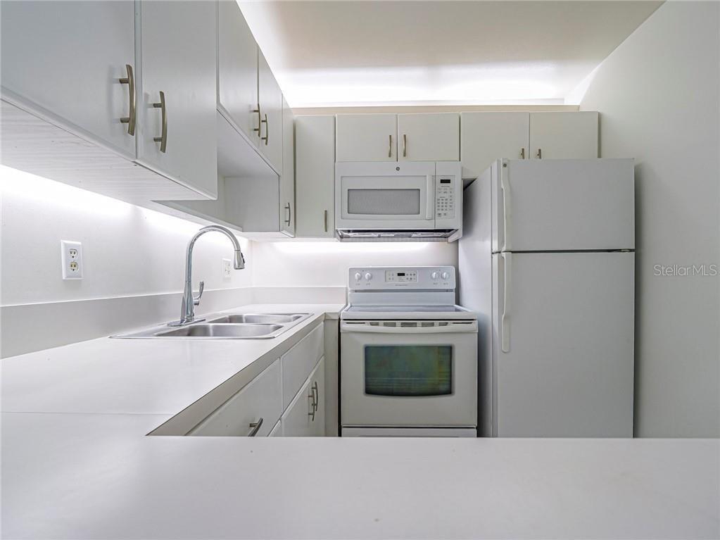 VISTA HARBOR BLDGS A-L & U BLDG L APT 2-L OR BK 3 - Residential