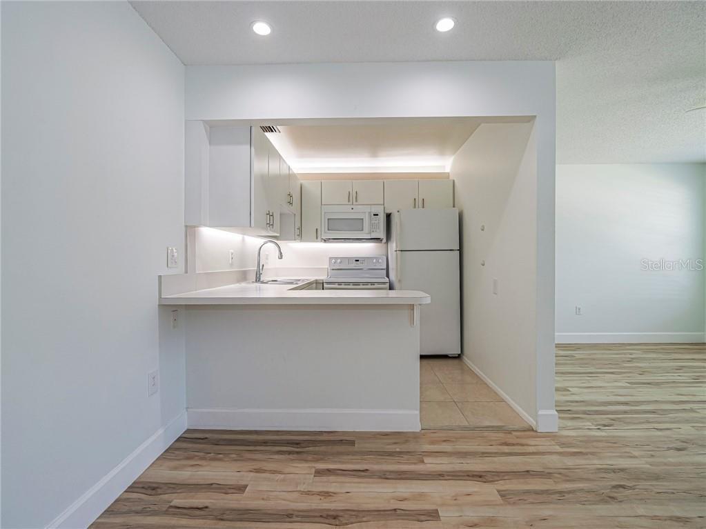 VISTA HARBOR BLDGS A-L & U BLDG L APT 2-L OR BK 3 - Residential