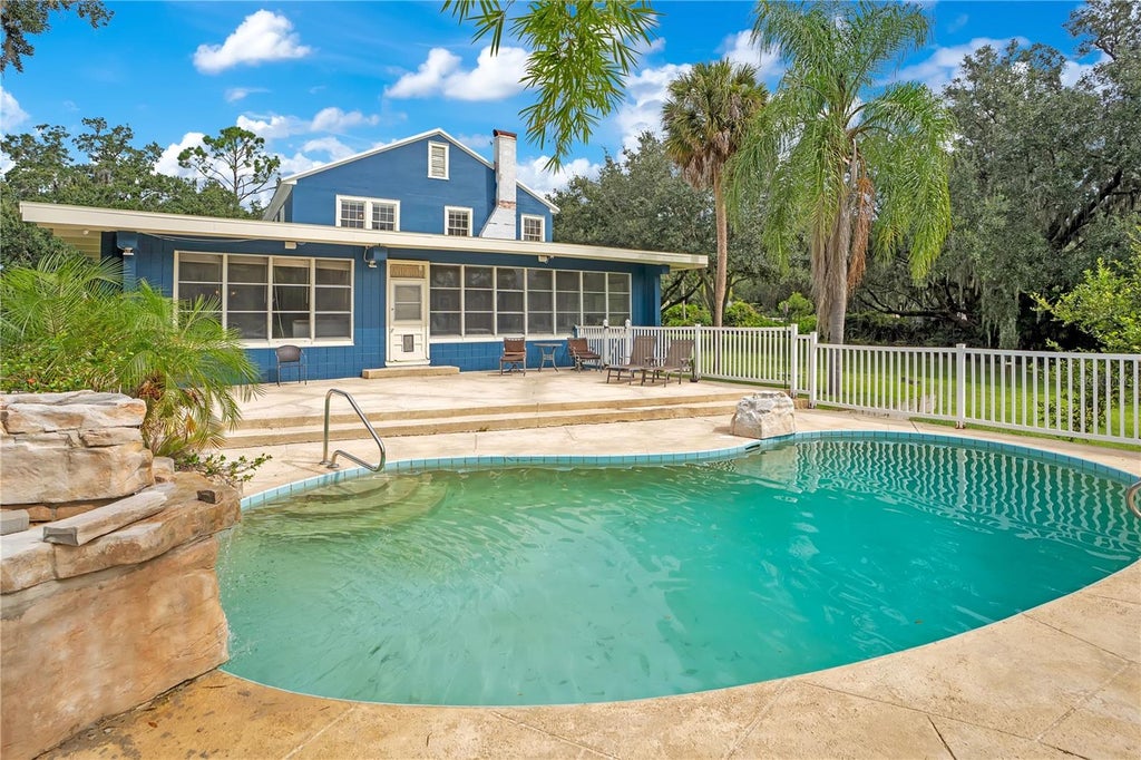 Photo of 2052 Carolina Avenue, Gotha, FL 34734 (MLS # S5159113)