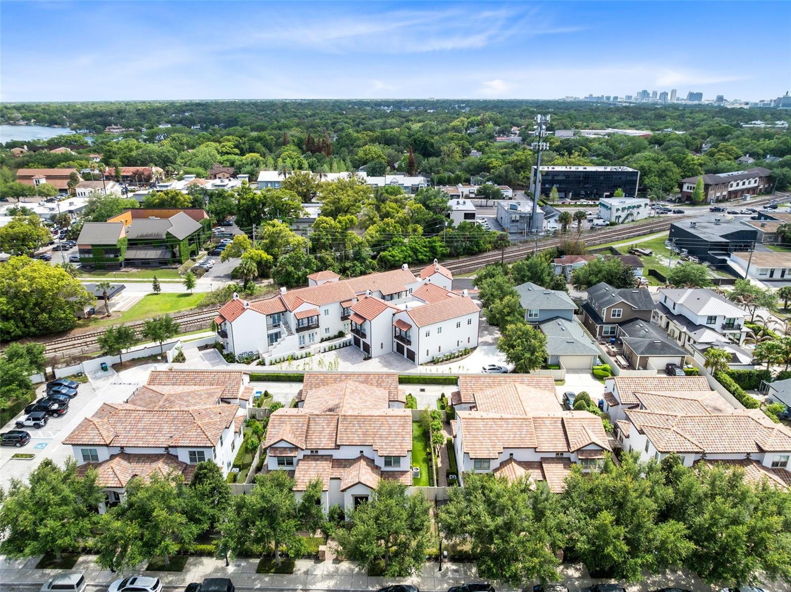 LYMAN AVE VILLAS 1 - Residential