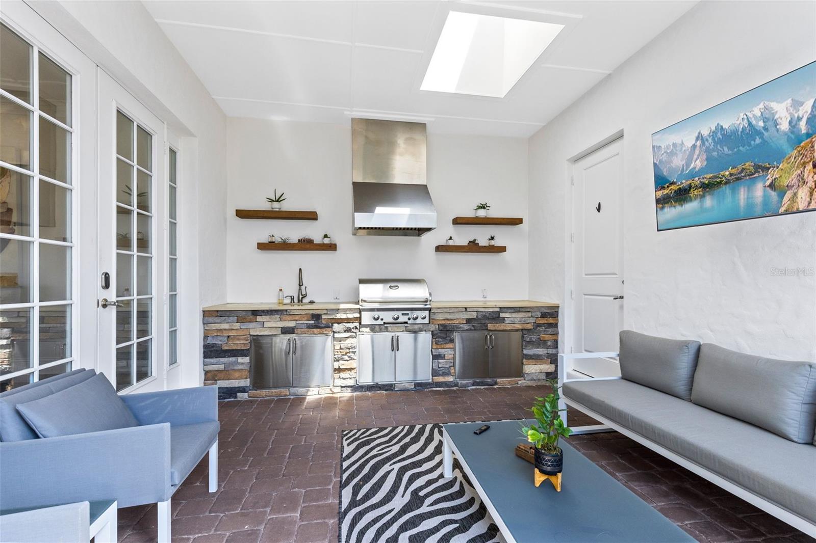 LYMAN AVE VILLAS 1 - Residential