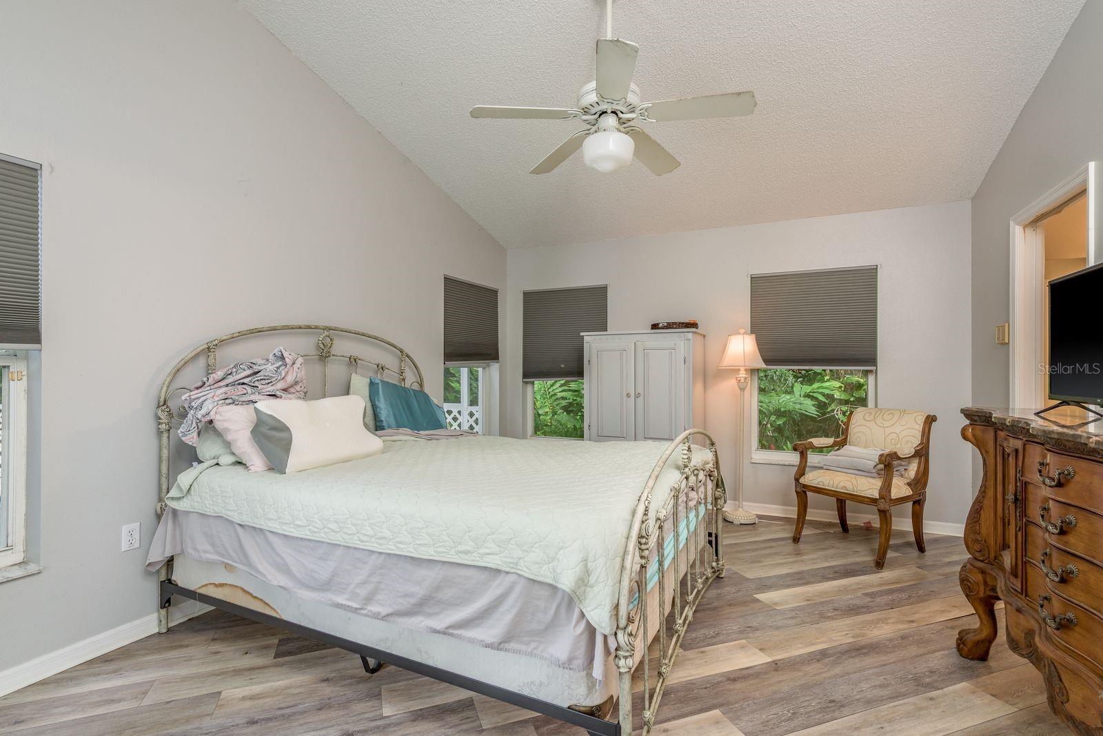 FIELDSTONE VILLAGE AT WOODFIELD - Residential