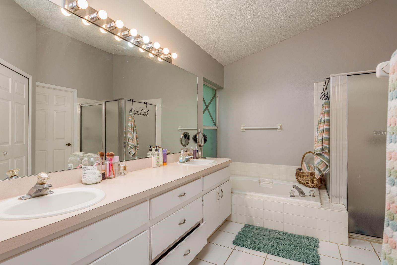 FIELDSTONE VILLAGE AT WOODFIELD - Residential