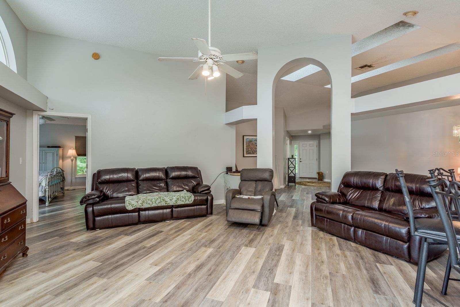 FIELDSTONE VILLAGE AT WOODFIELD - Residential