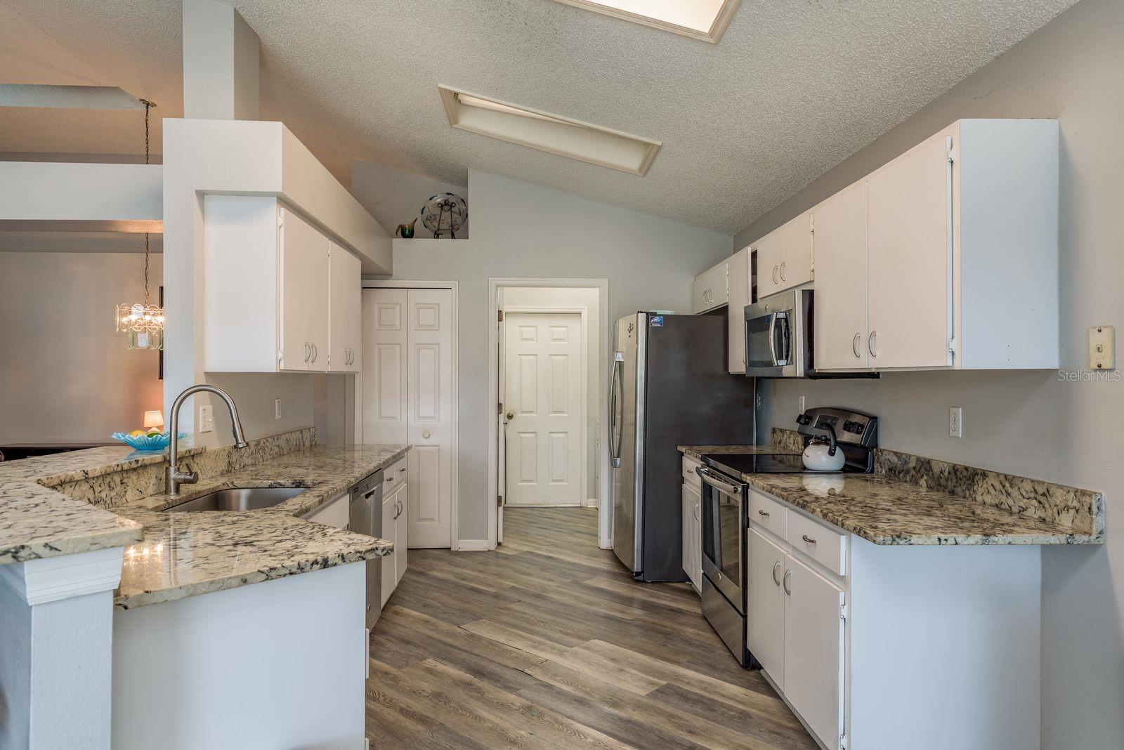 FIELDSTONE VILLAGE AT WOODFIELD - Residential