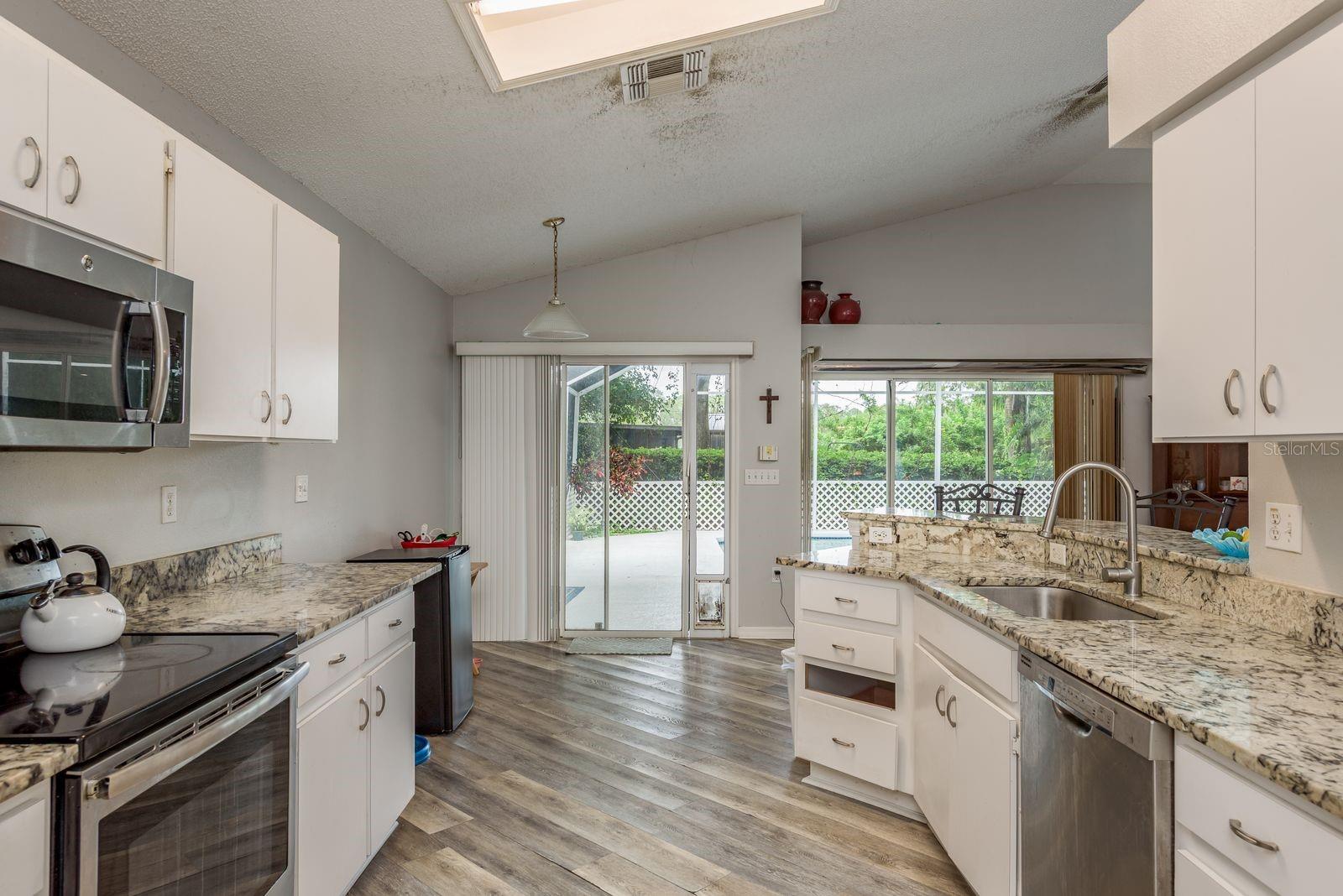 FIELDSTONE VILLAGE AT WOODFIELD - Residential