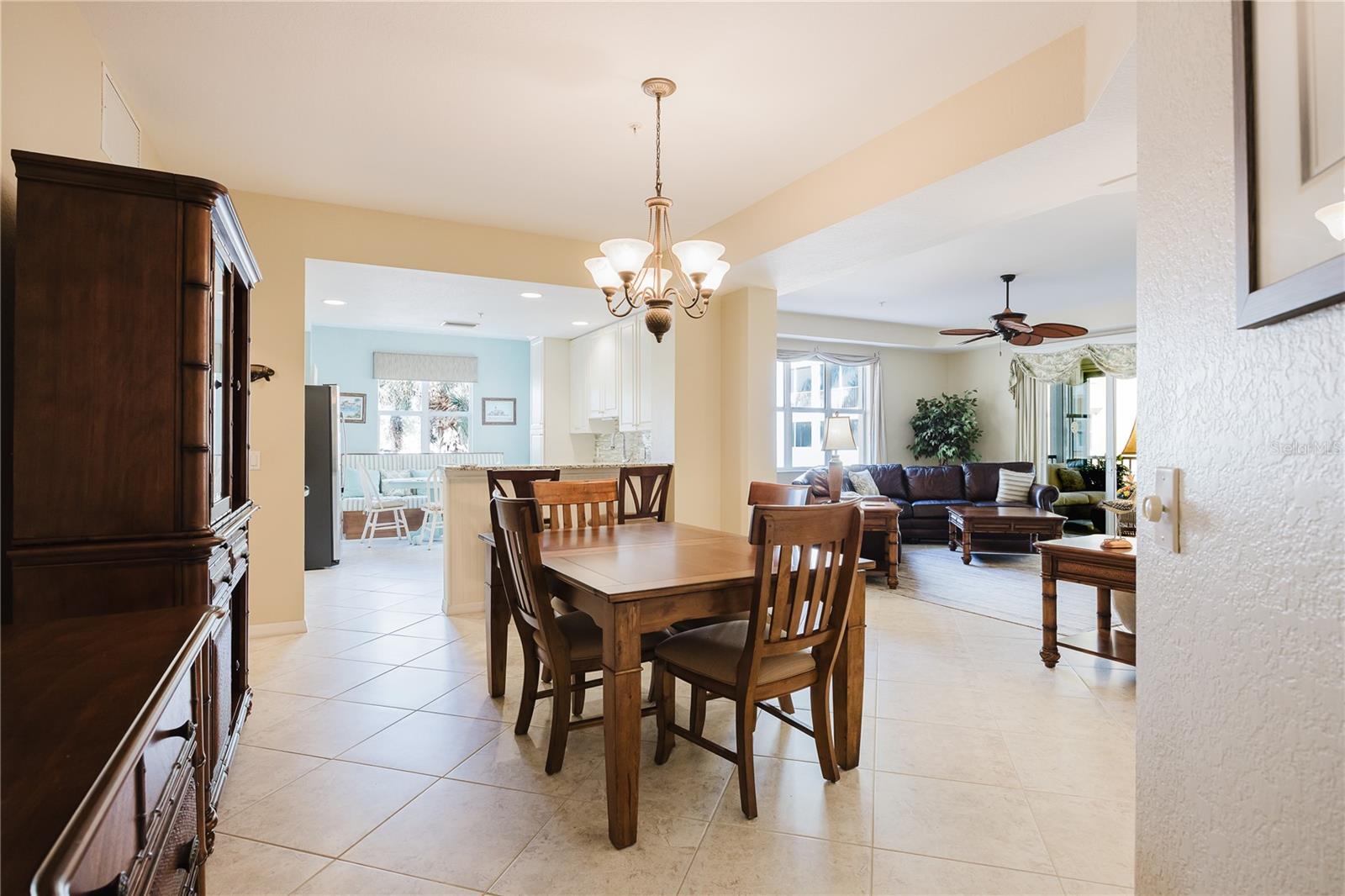 FOUNTAIN COURT - Residential