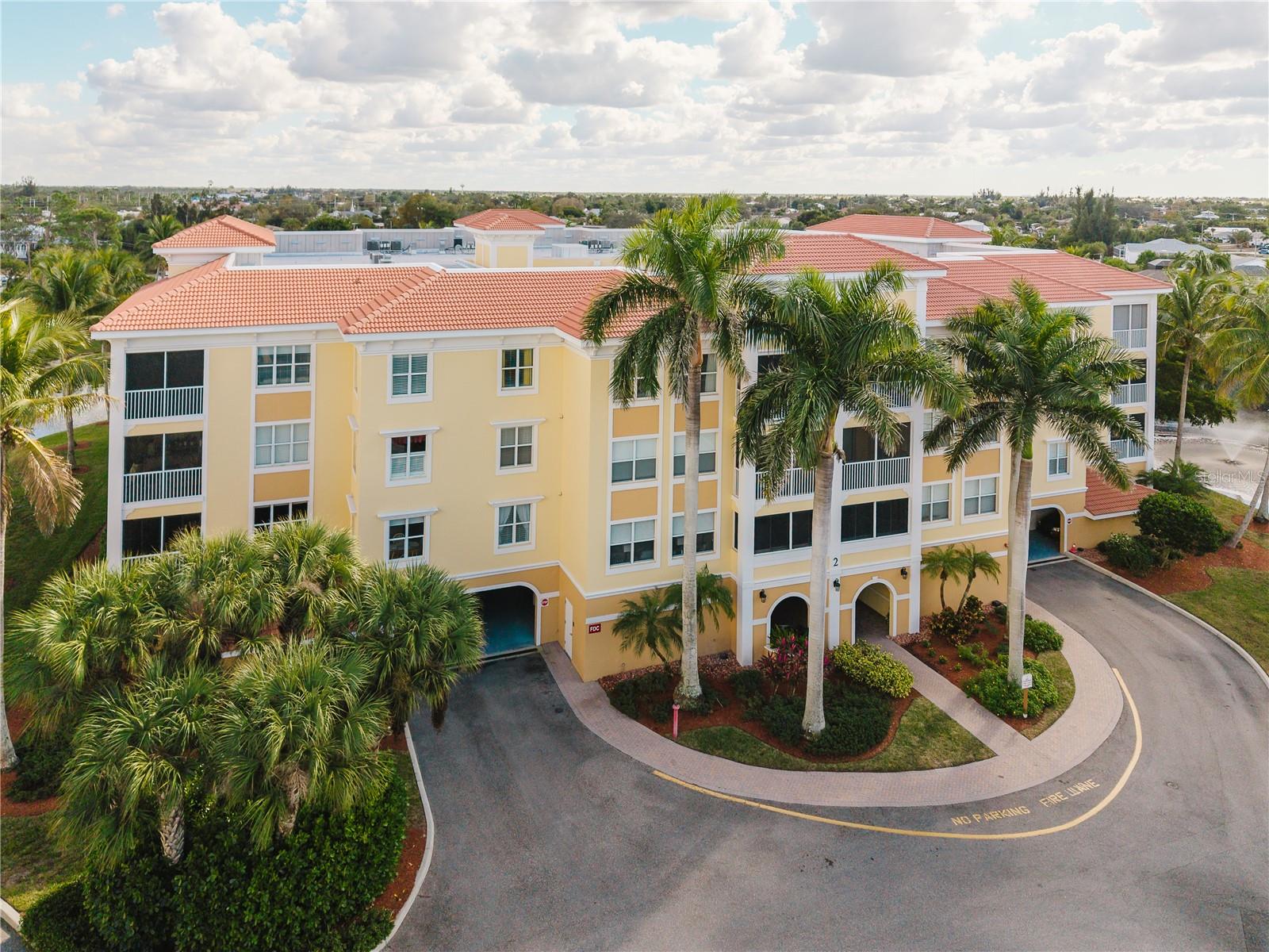 FOUNTAIN COURT - Residential