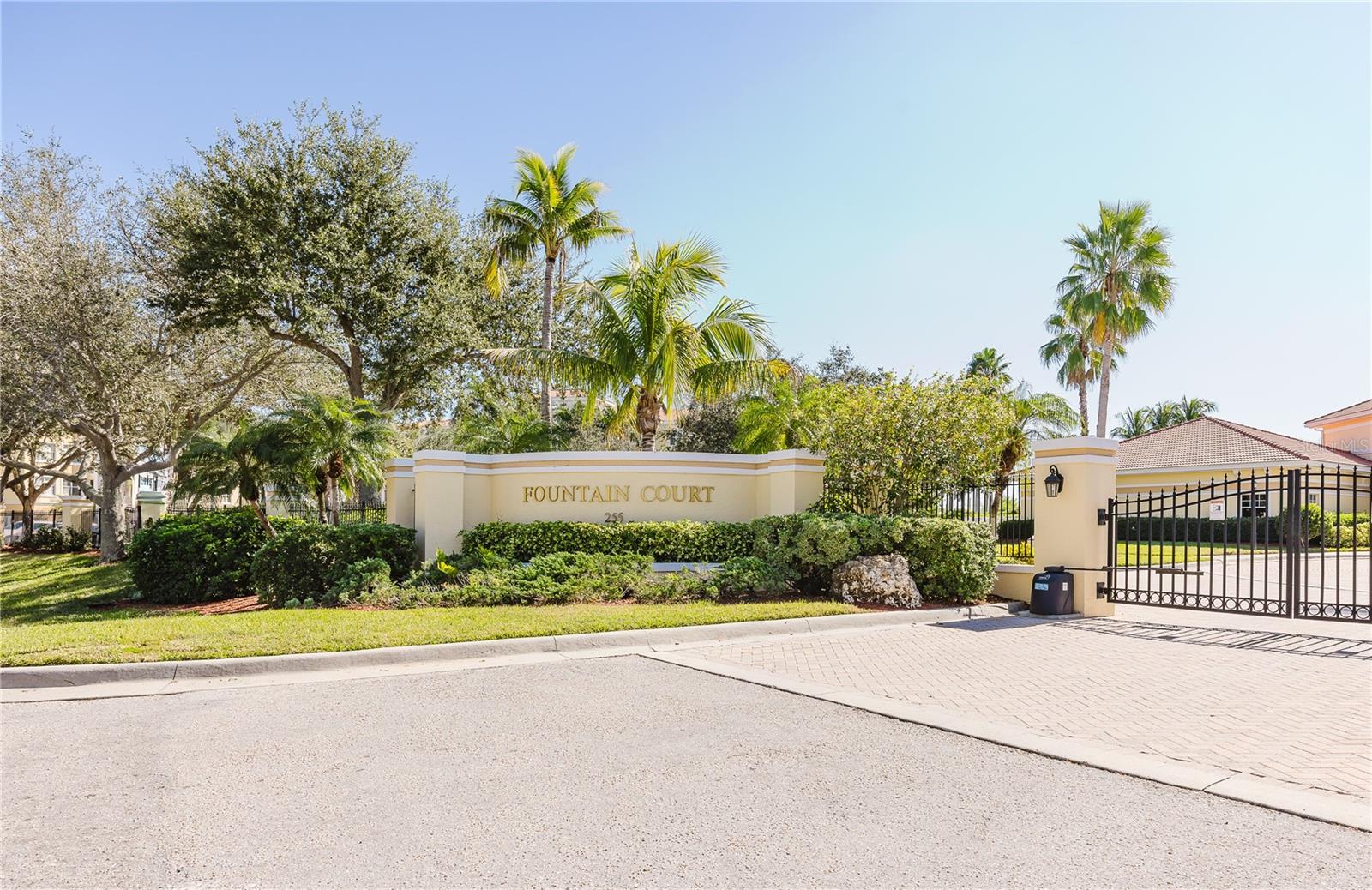 FOUNTAIN COURT - Residential