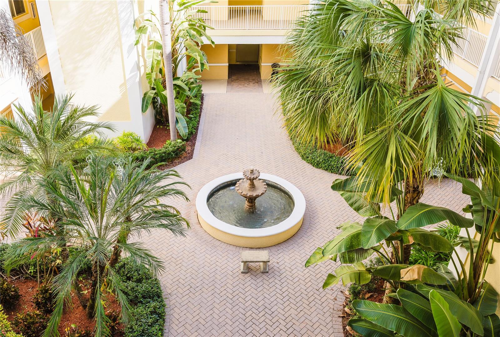 FOUNTAIN COURT - Residential