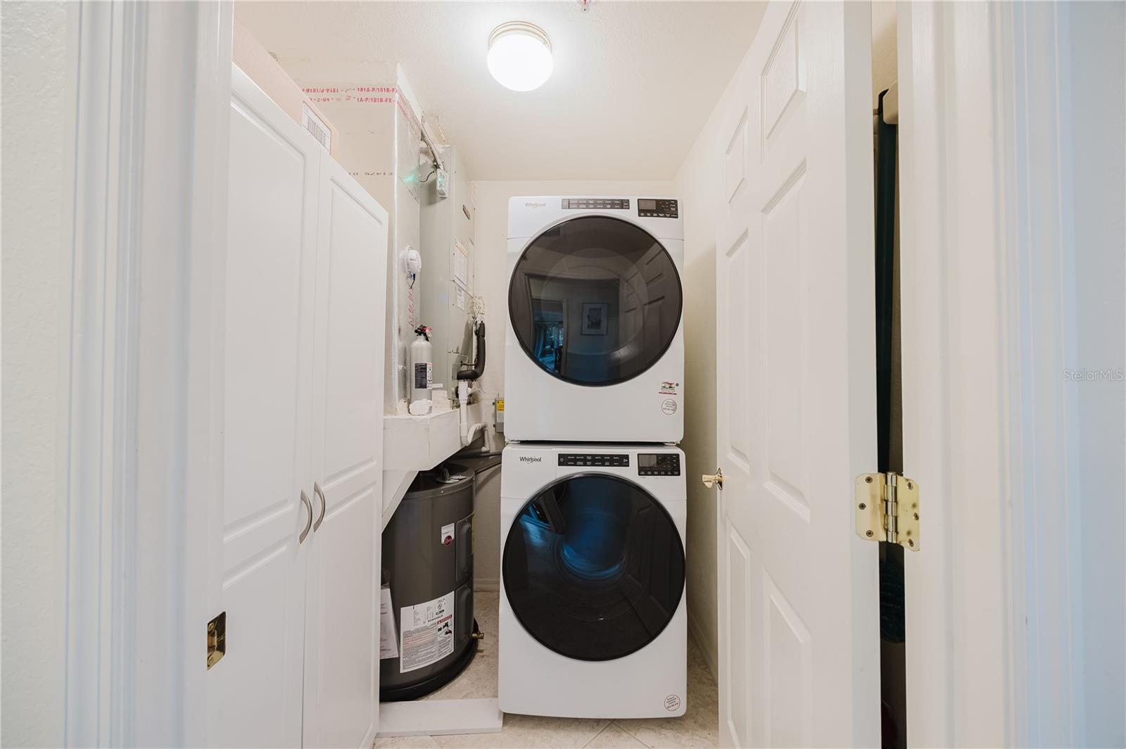 FOUNTAIN COURT - Residential